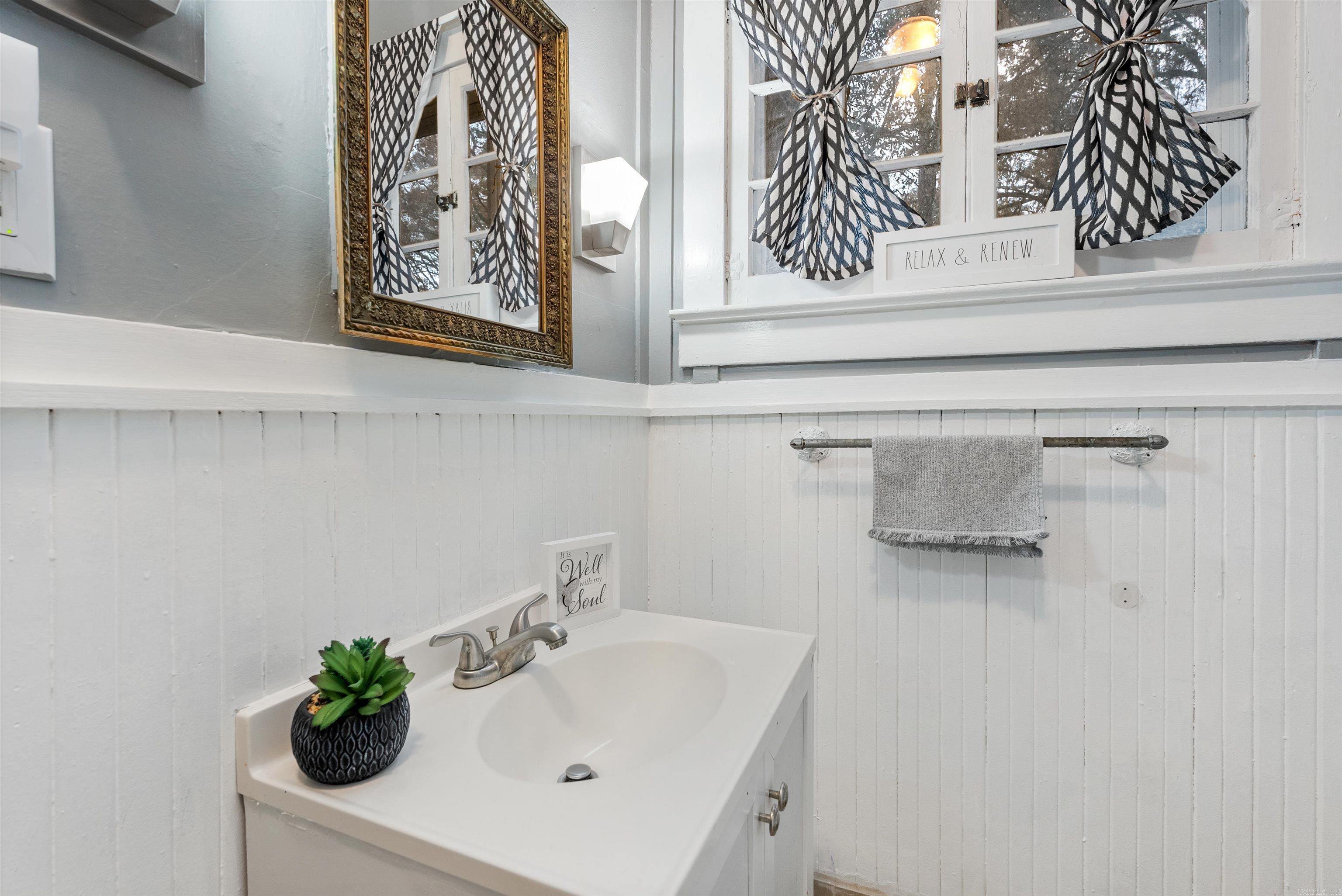 ORIGINAL TOWN-BRYANT - Residential