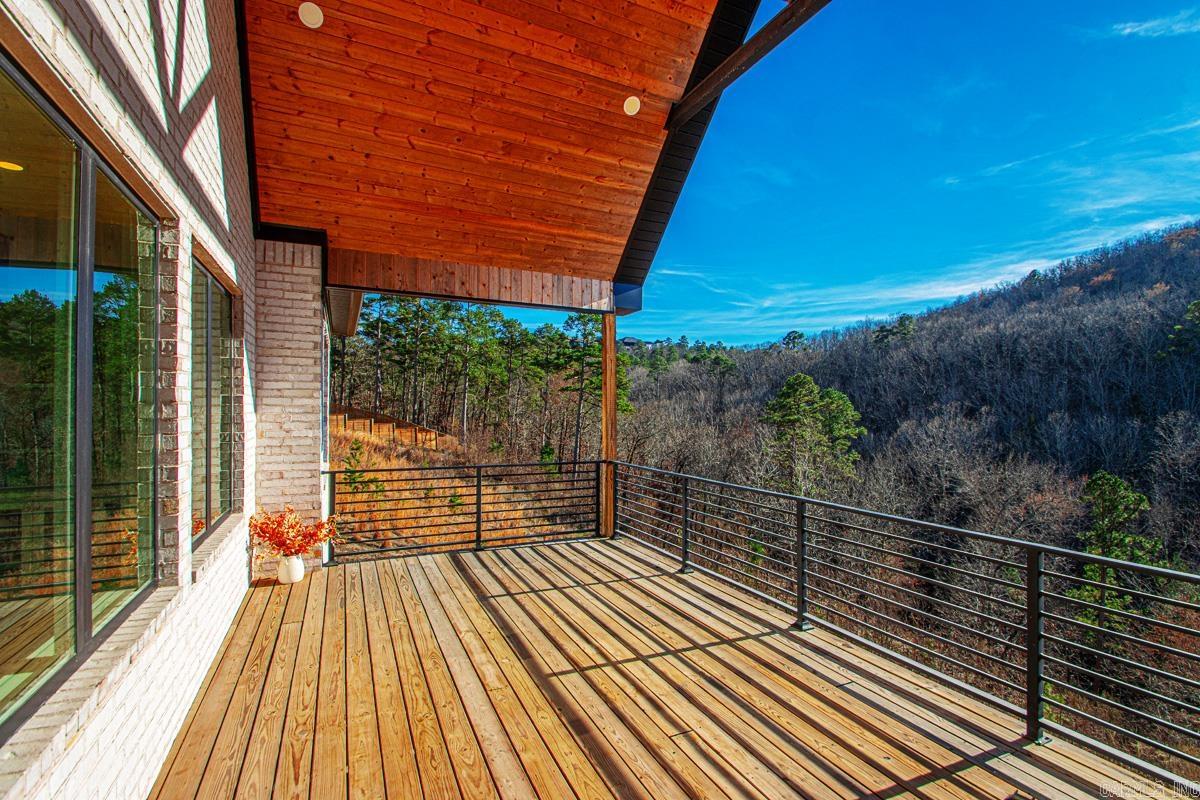 CHENAL VALLEY FALSTONE COURT - Residential