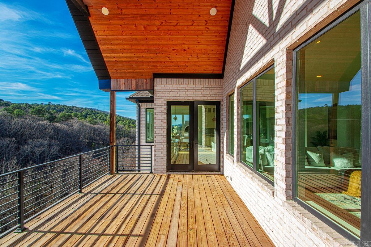 CHENAL VALLEY FALSTONE COURT - Residential