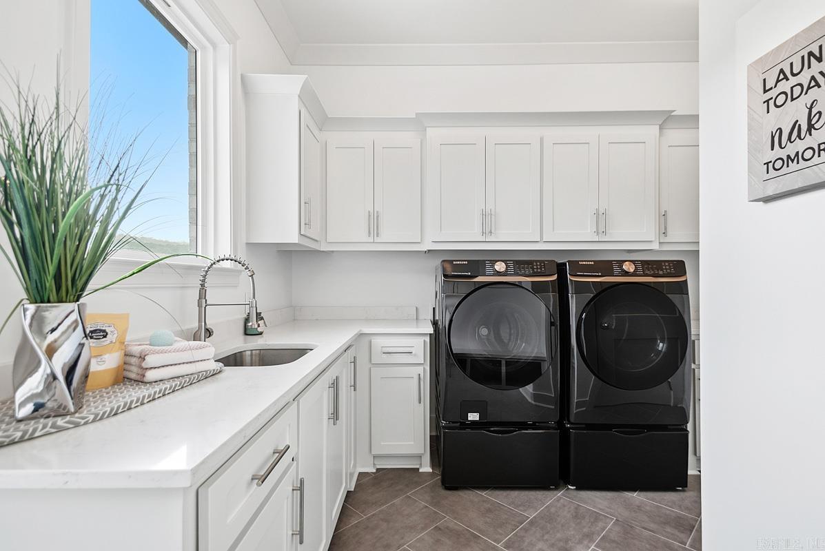 CHENAL VALLEY FALSTONE COURT - Residential