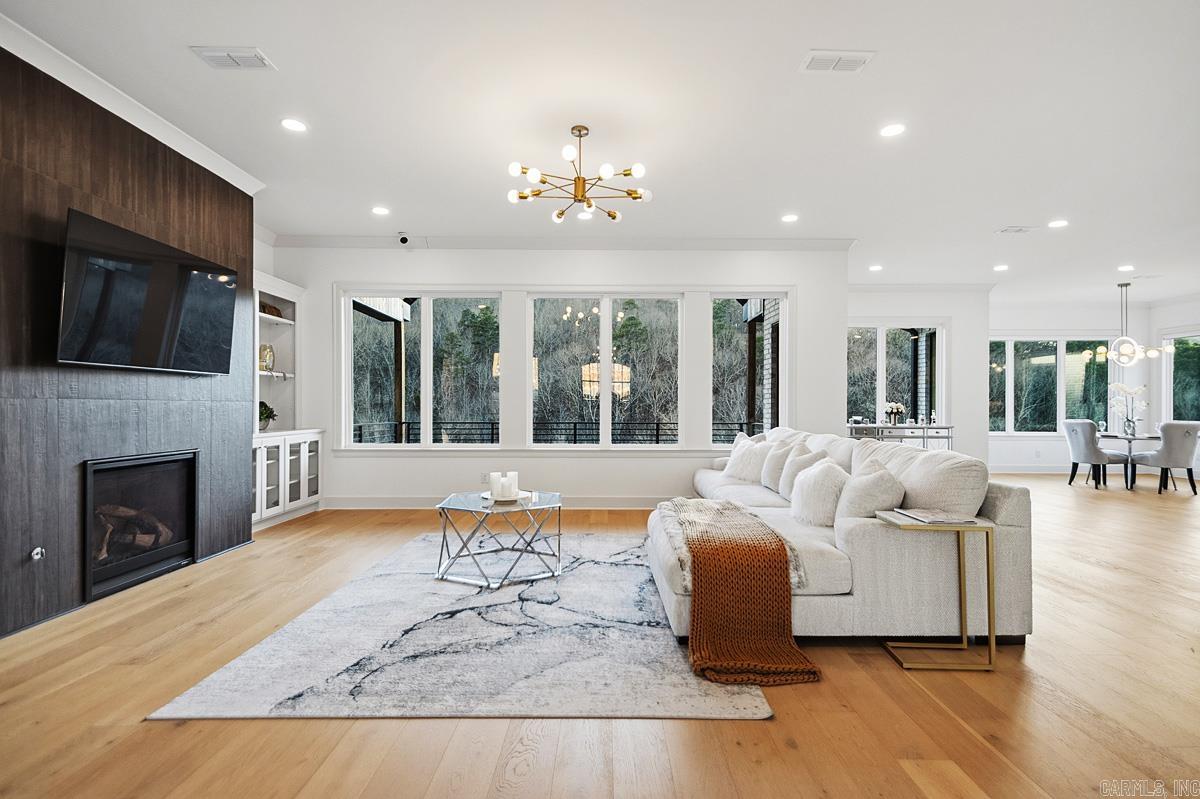 CHENAL VALLEY FALSTONE COURT - Residential