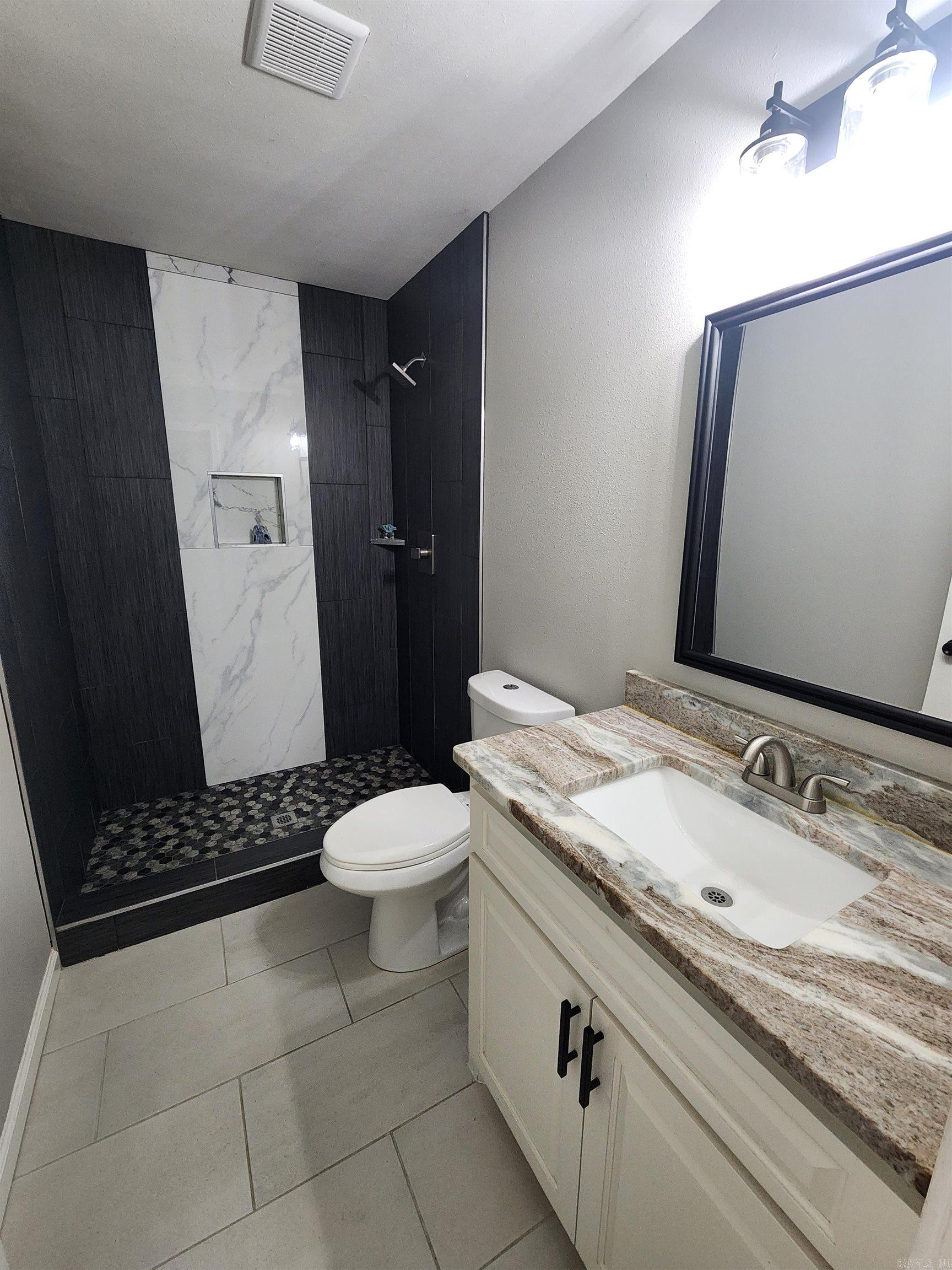 ARCHWOOD MANOR - Residential