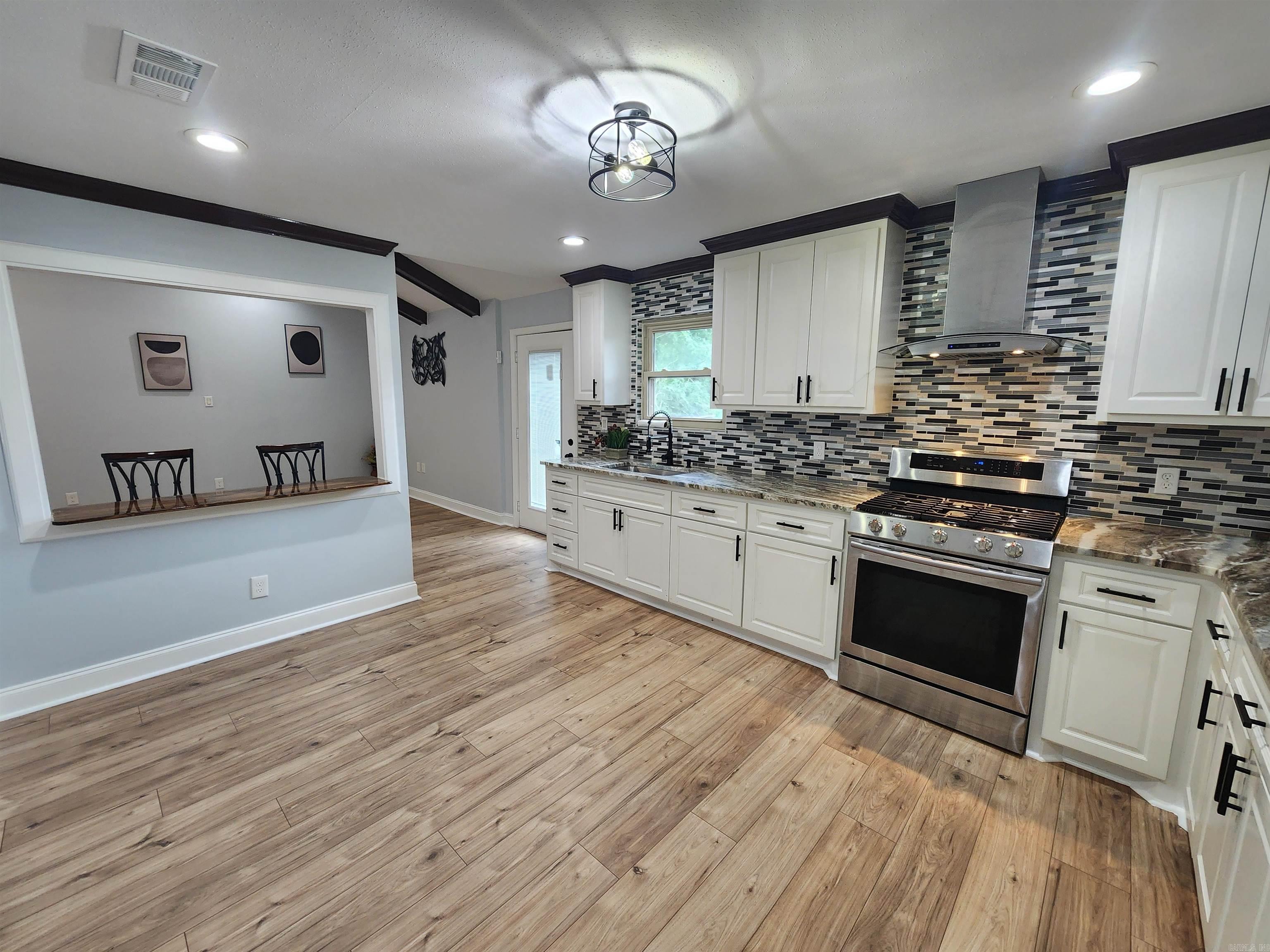 ARCHWOOD MANOR - Residential