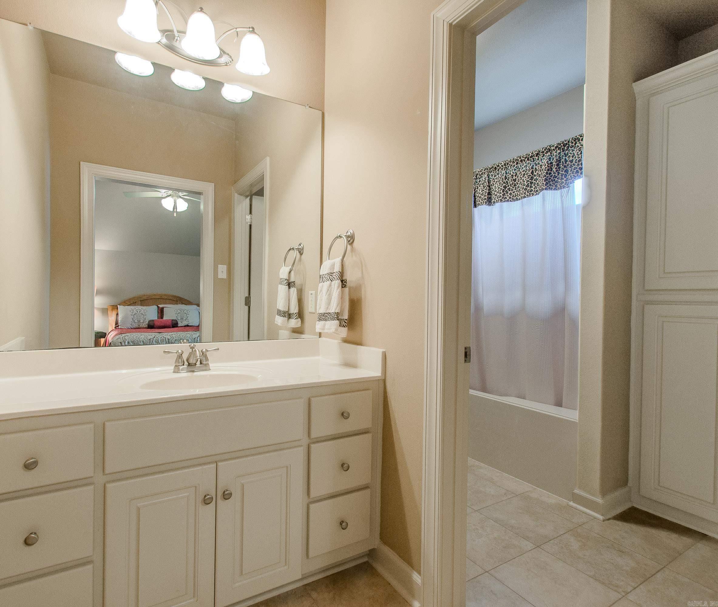 CHENAL VALLEY EPERNAY PLACE - Residential