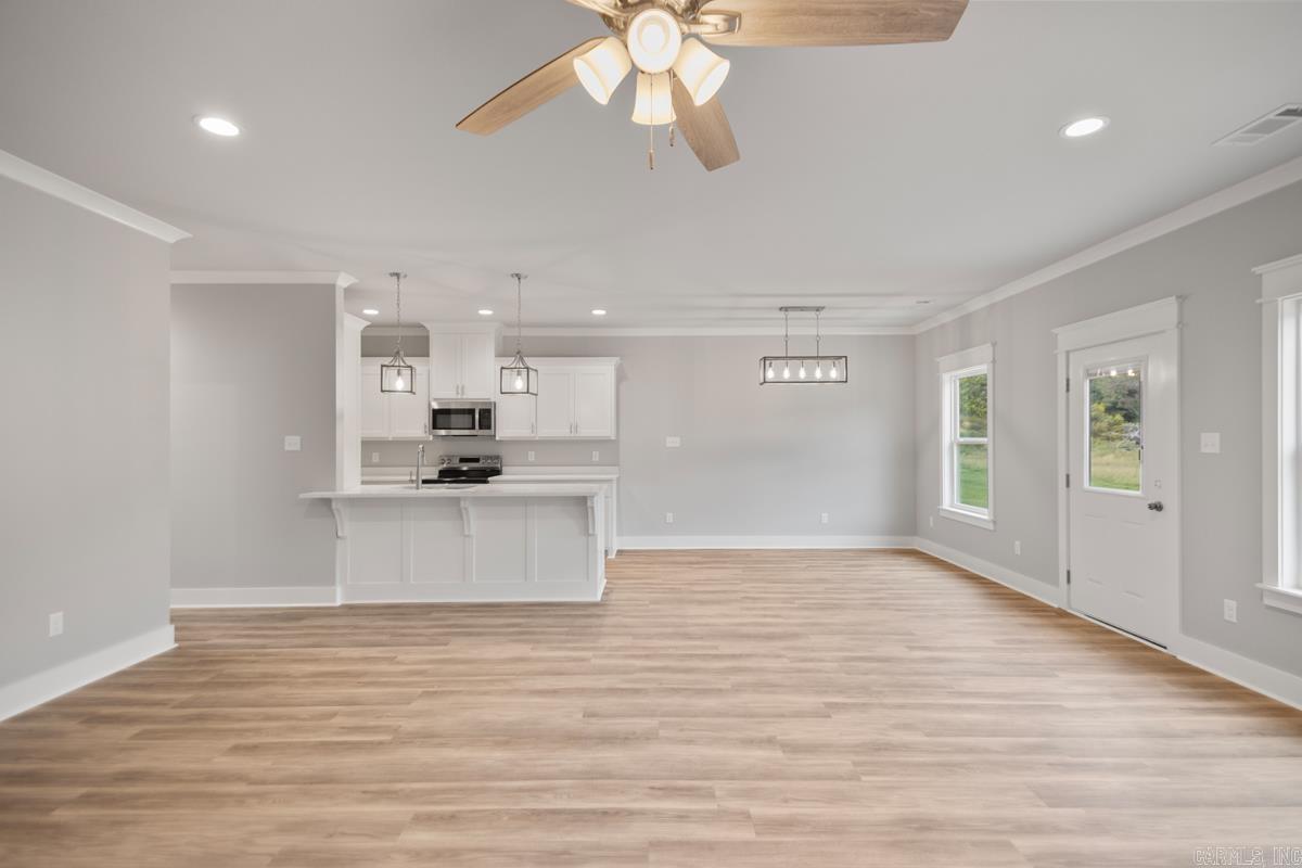 BENJAMIN GROVE - Residential