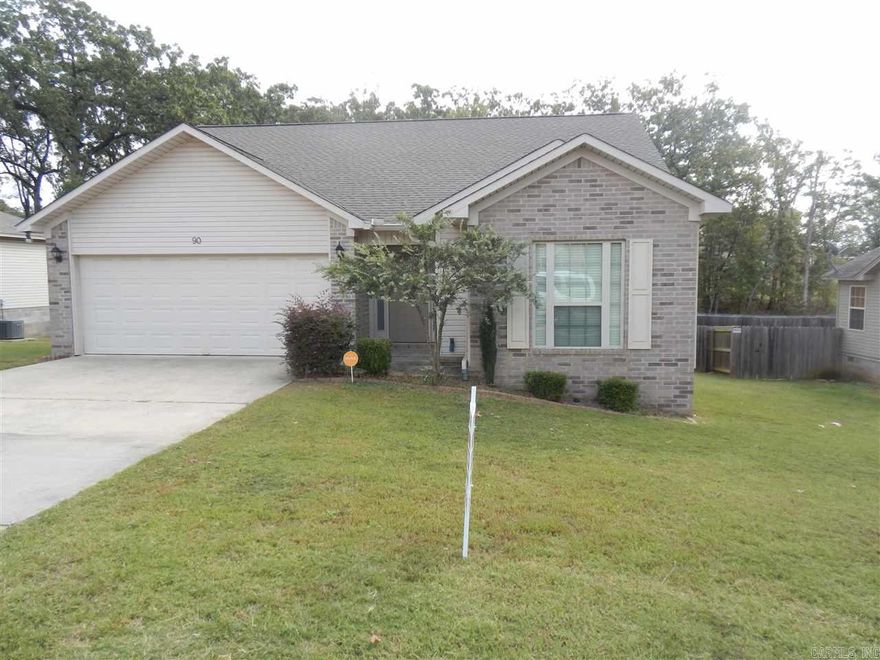 Wonderful family home!  This 3 bedroom (split bedroom plan) 2 full bath home offers a great room with fireplace, tray ceiling, recessed lighting, large open eat in kitchen, large master suite, 2 car garage, oversized back yard with privacy fence.