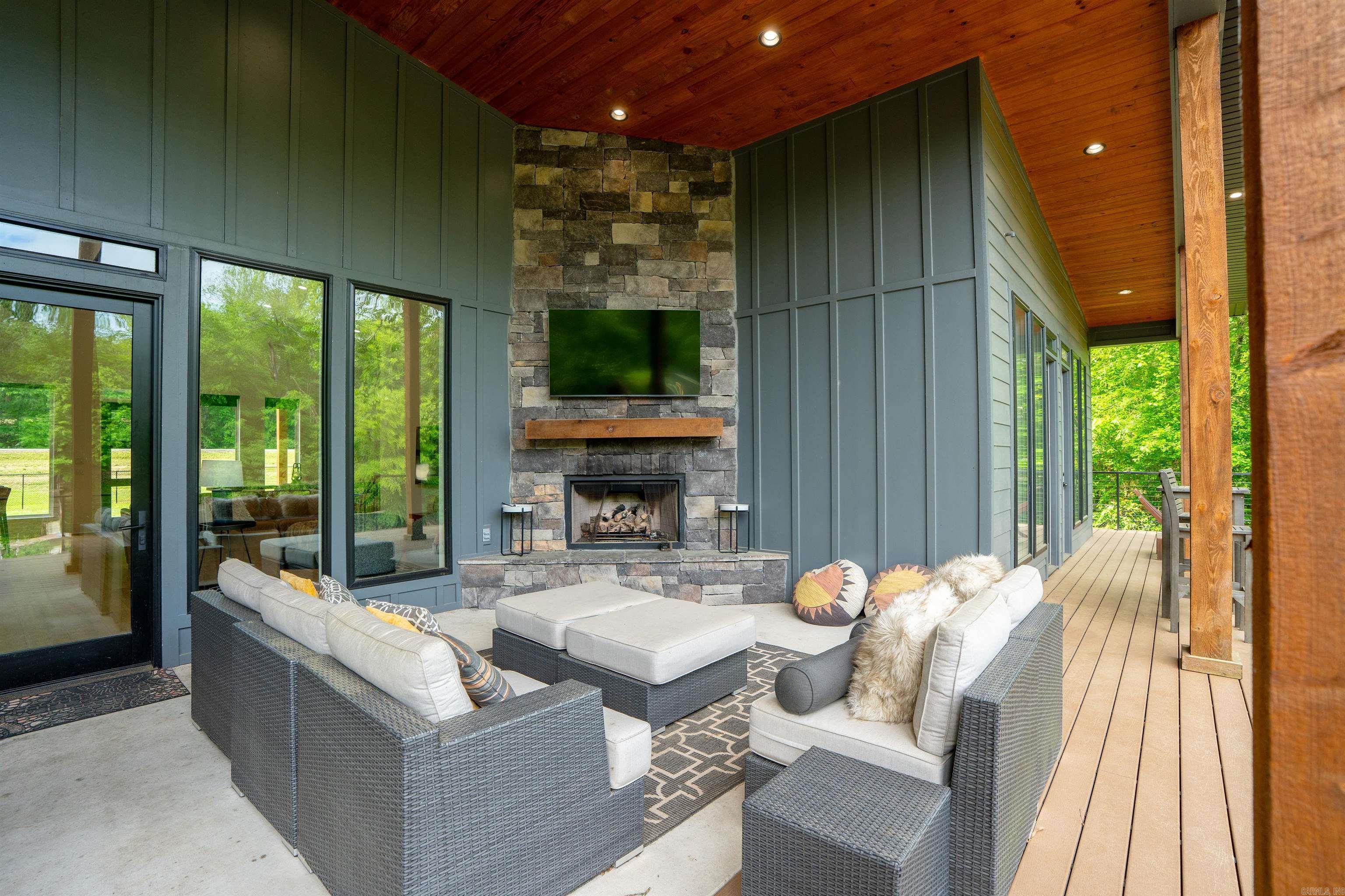 Metes & Bounds - Residential
