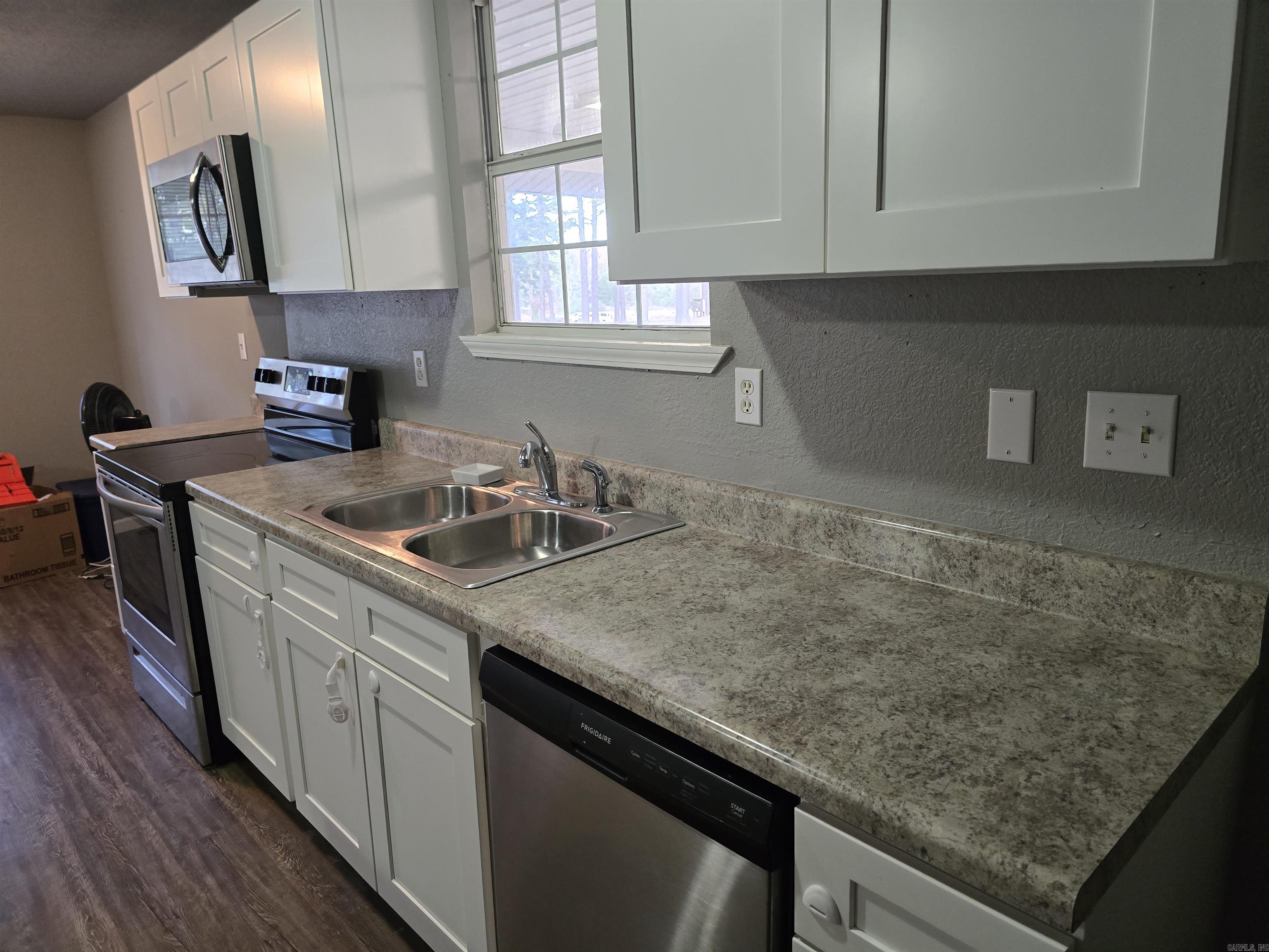 WEST PINES - Residential