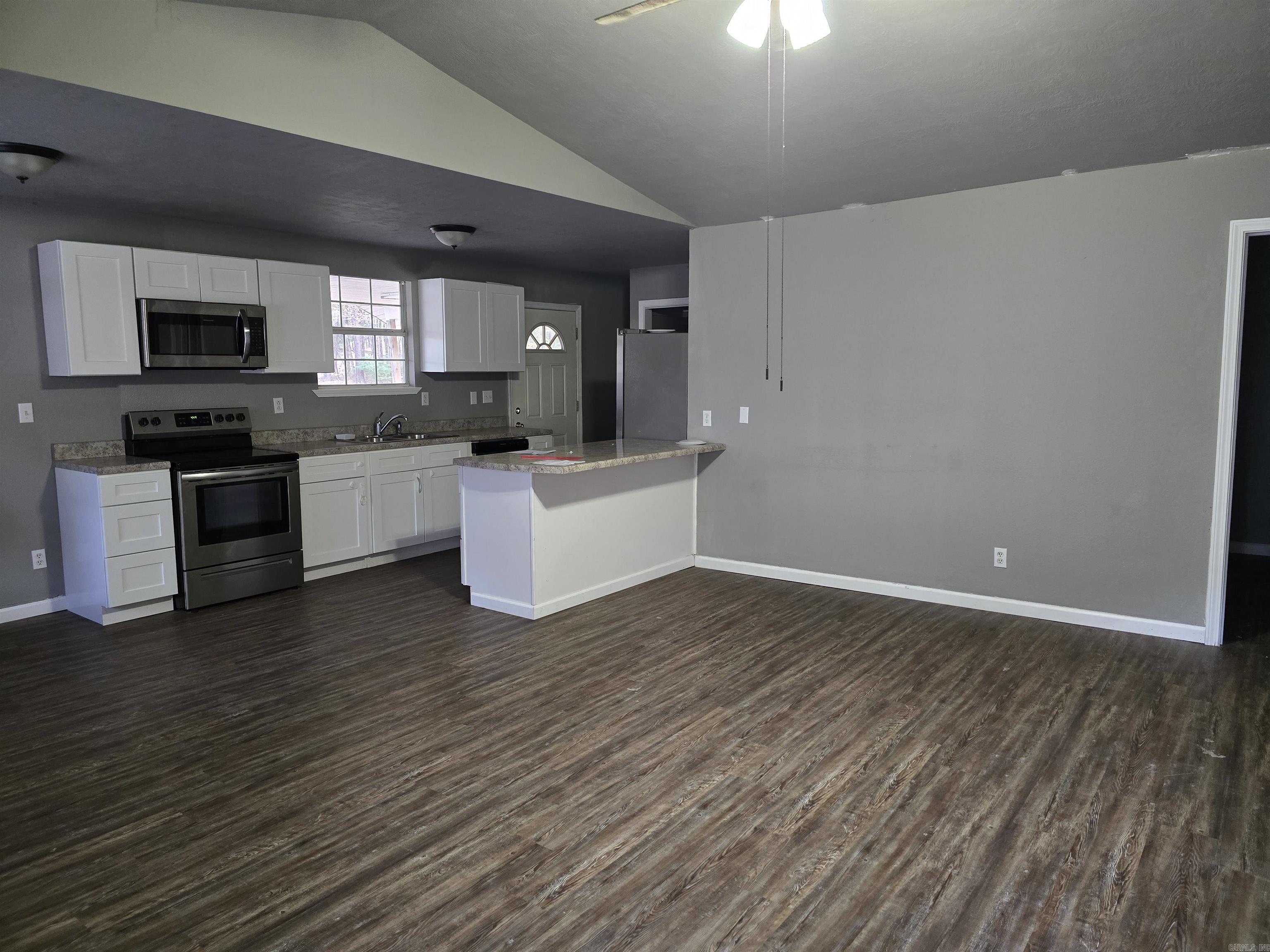 WEST PINES - Residential