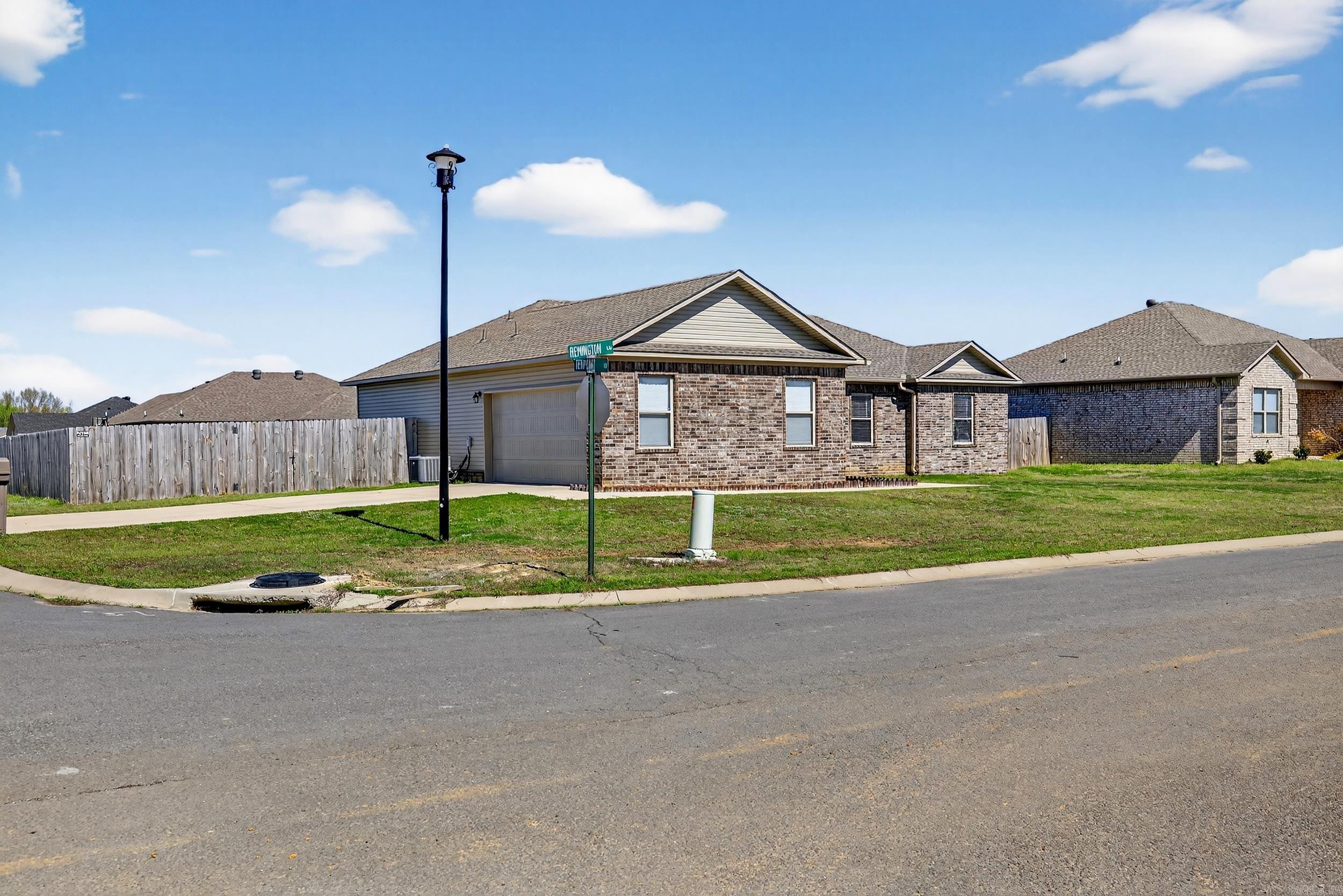 DEERFIELD ESTATES - Residential