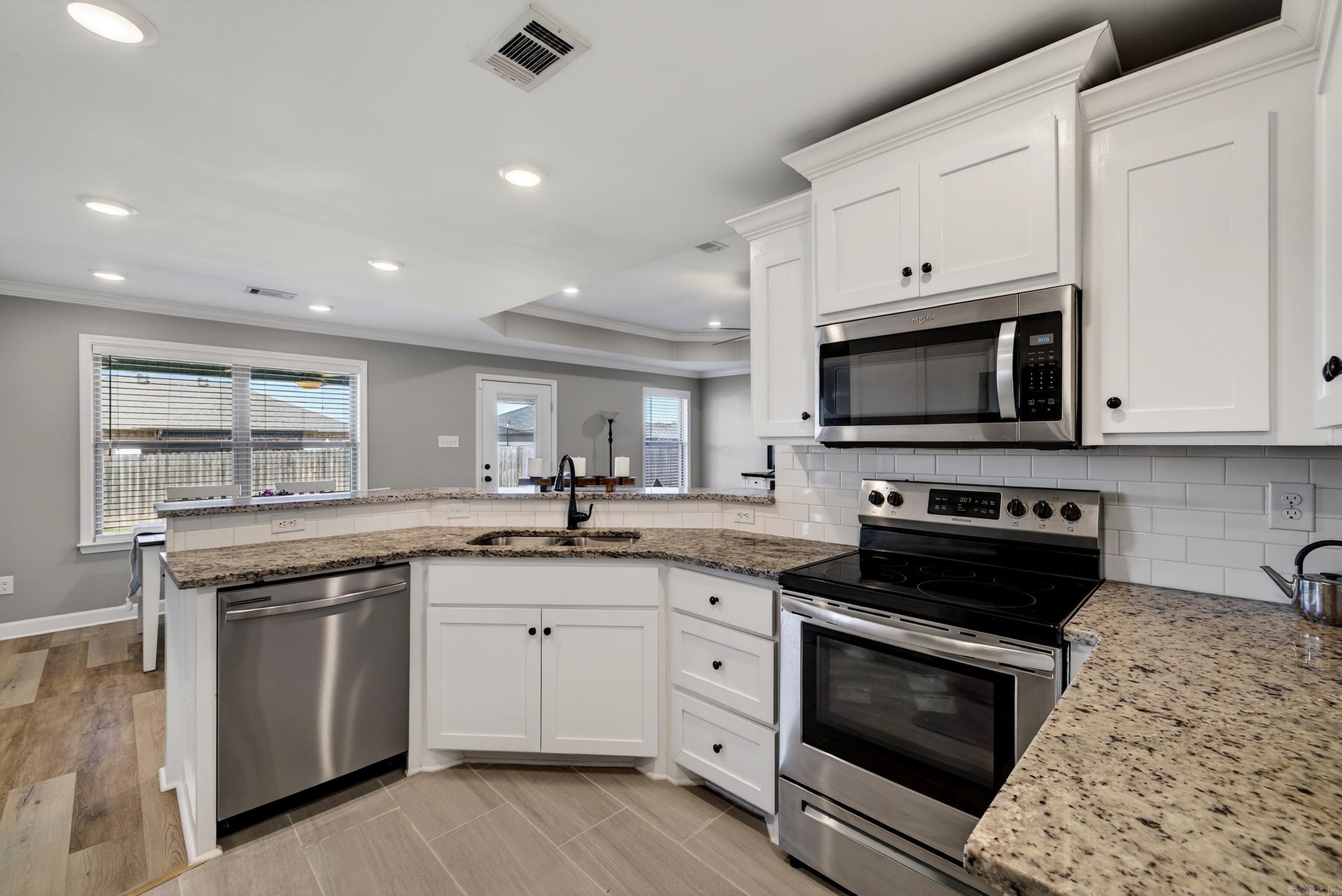 DEERFIELD ESTATES - Residential