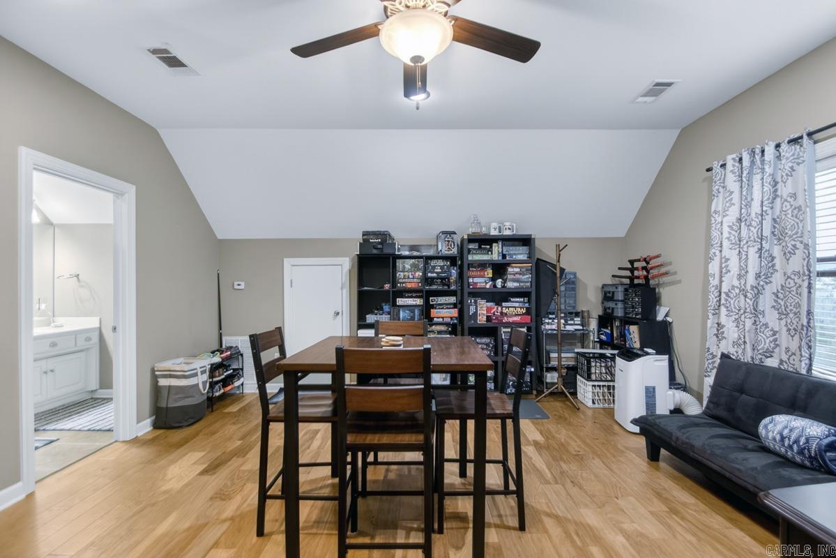 MAJESTIC POINTE - Residential