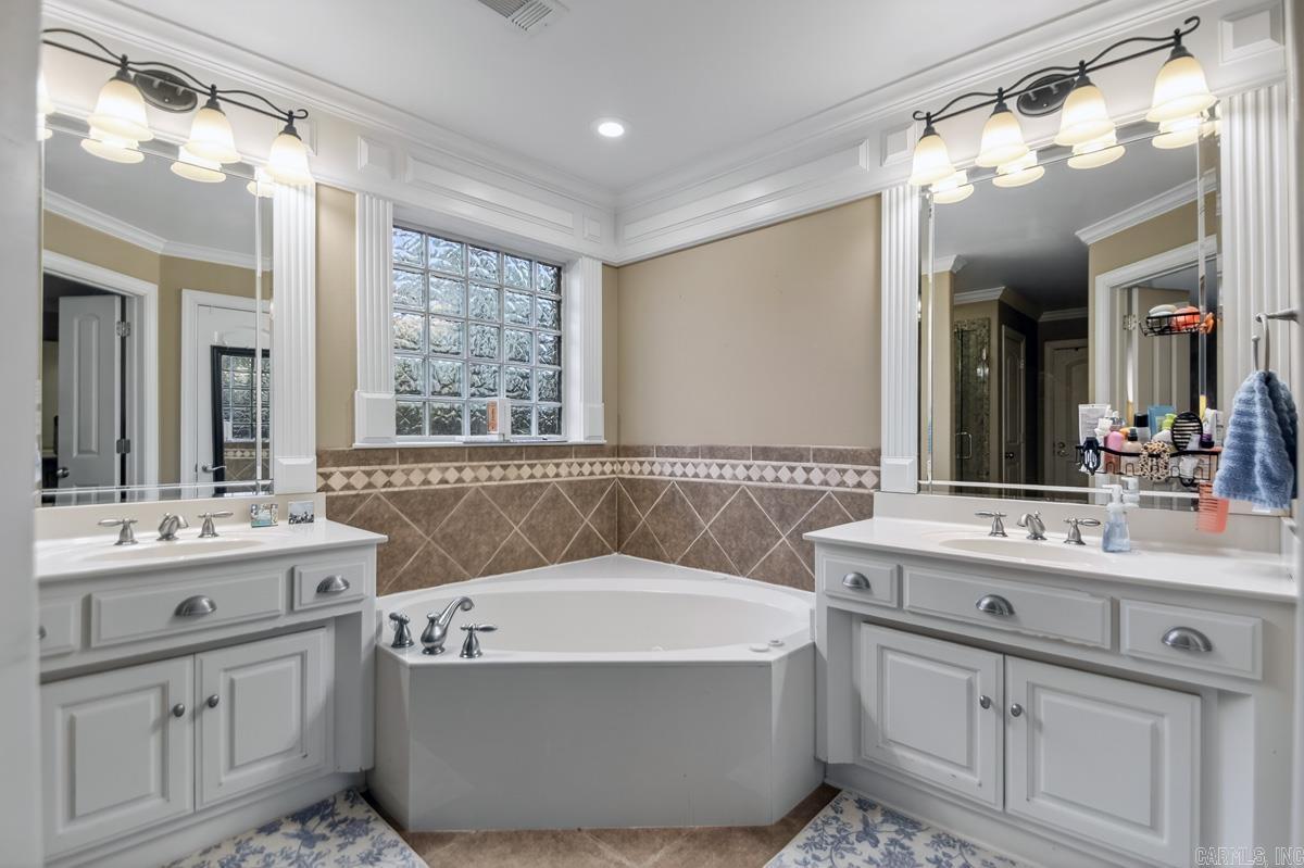 MAJESTIC POINTE - Residential