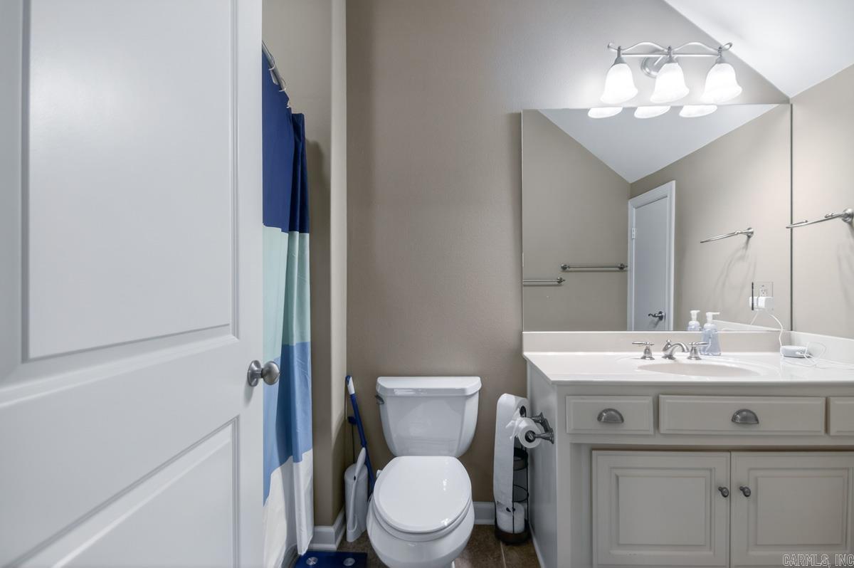 MAJESTIC POINTE - Residential