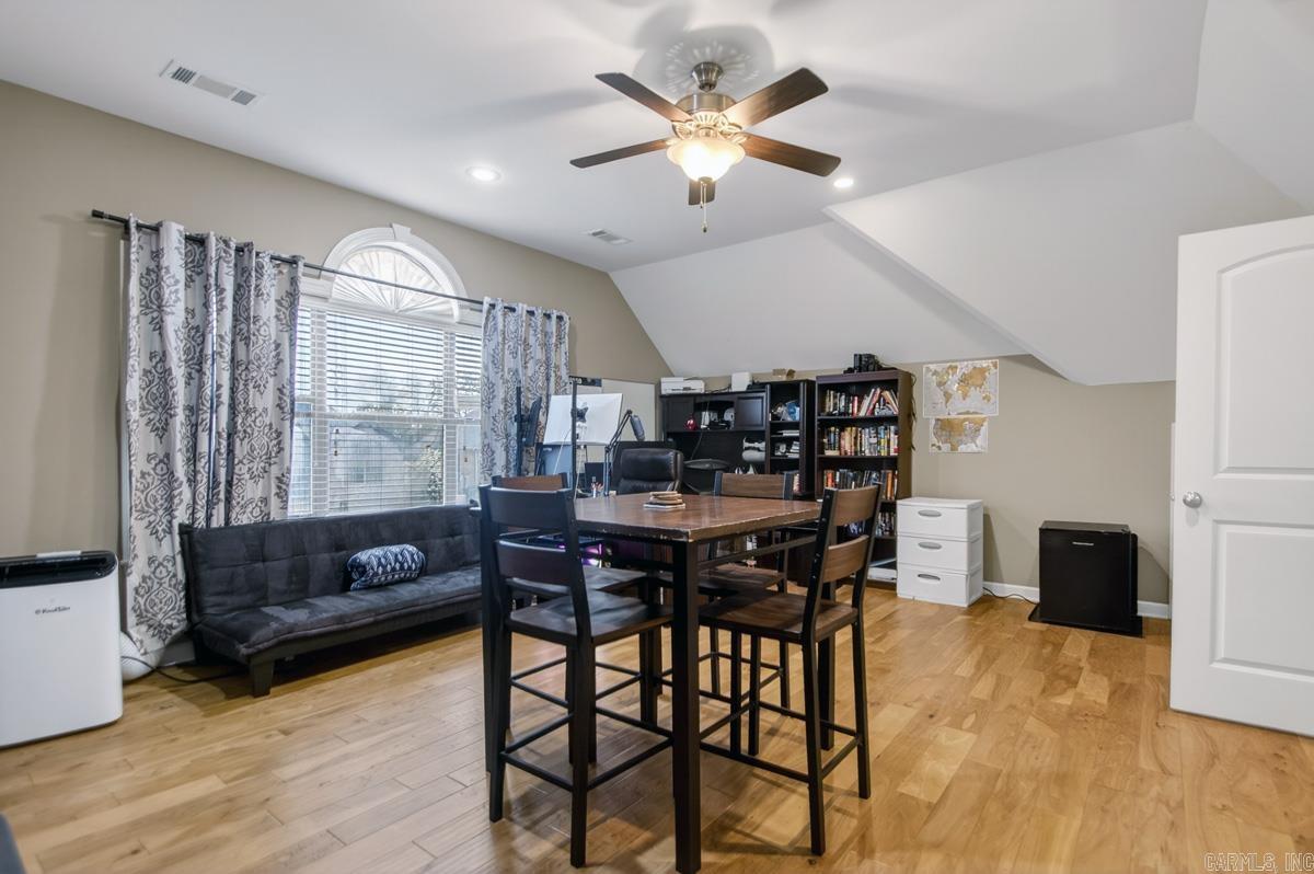 MAJESTIC POINTE - Residential