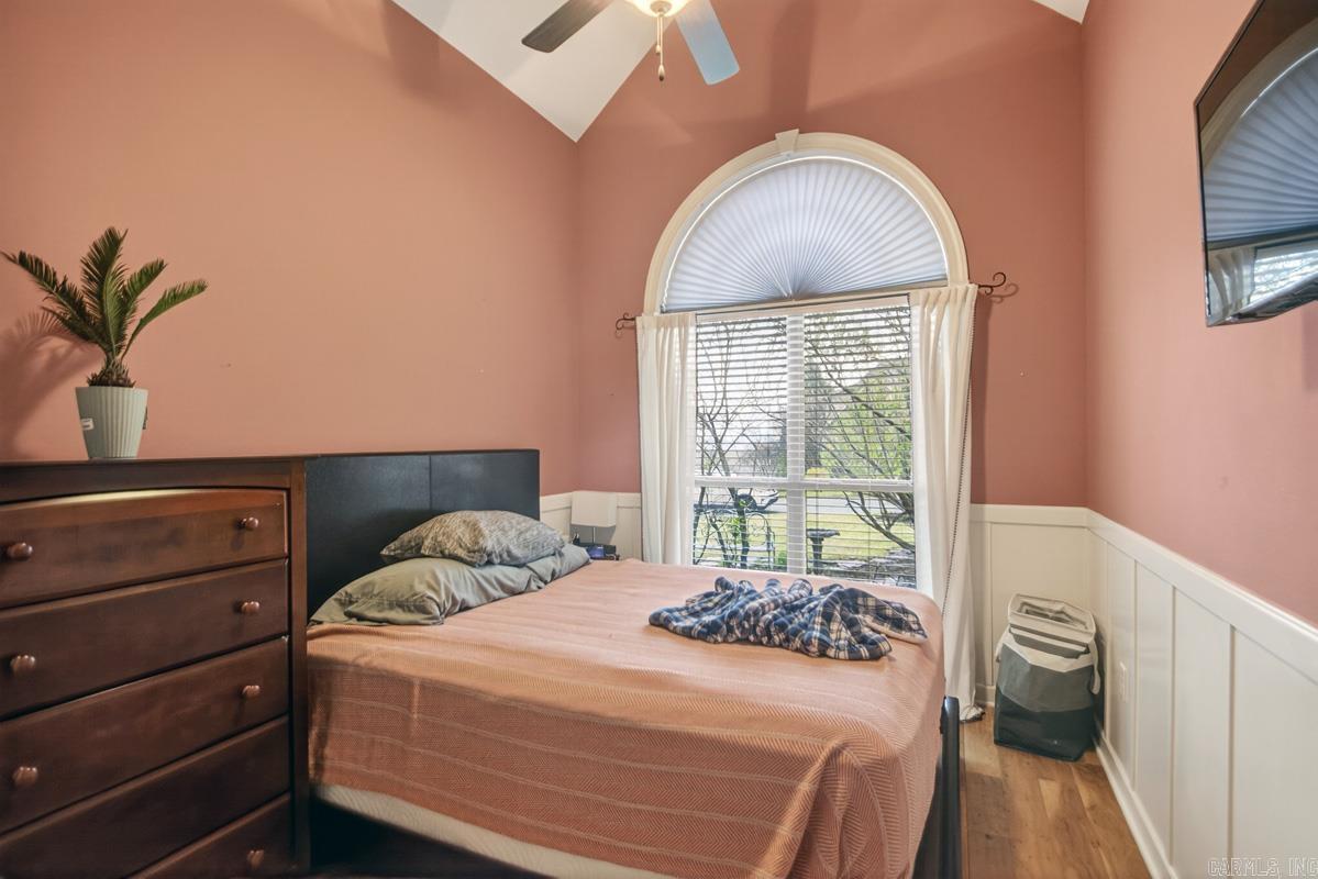 MAJESTIC POINTE - Residential