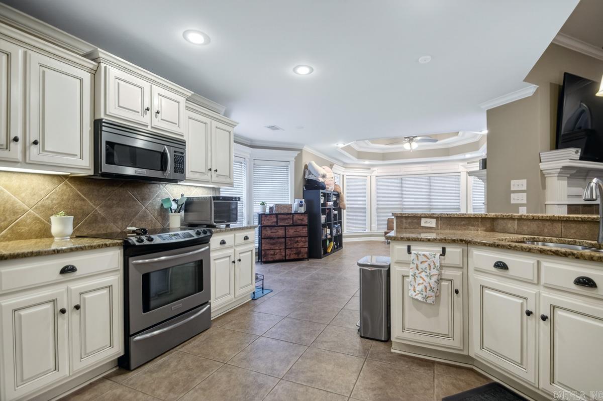 MAJESTIC POINTE - Residential