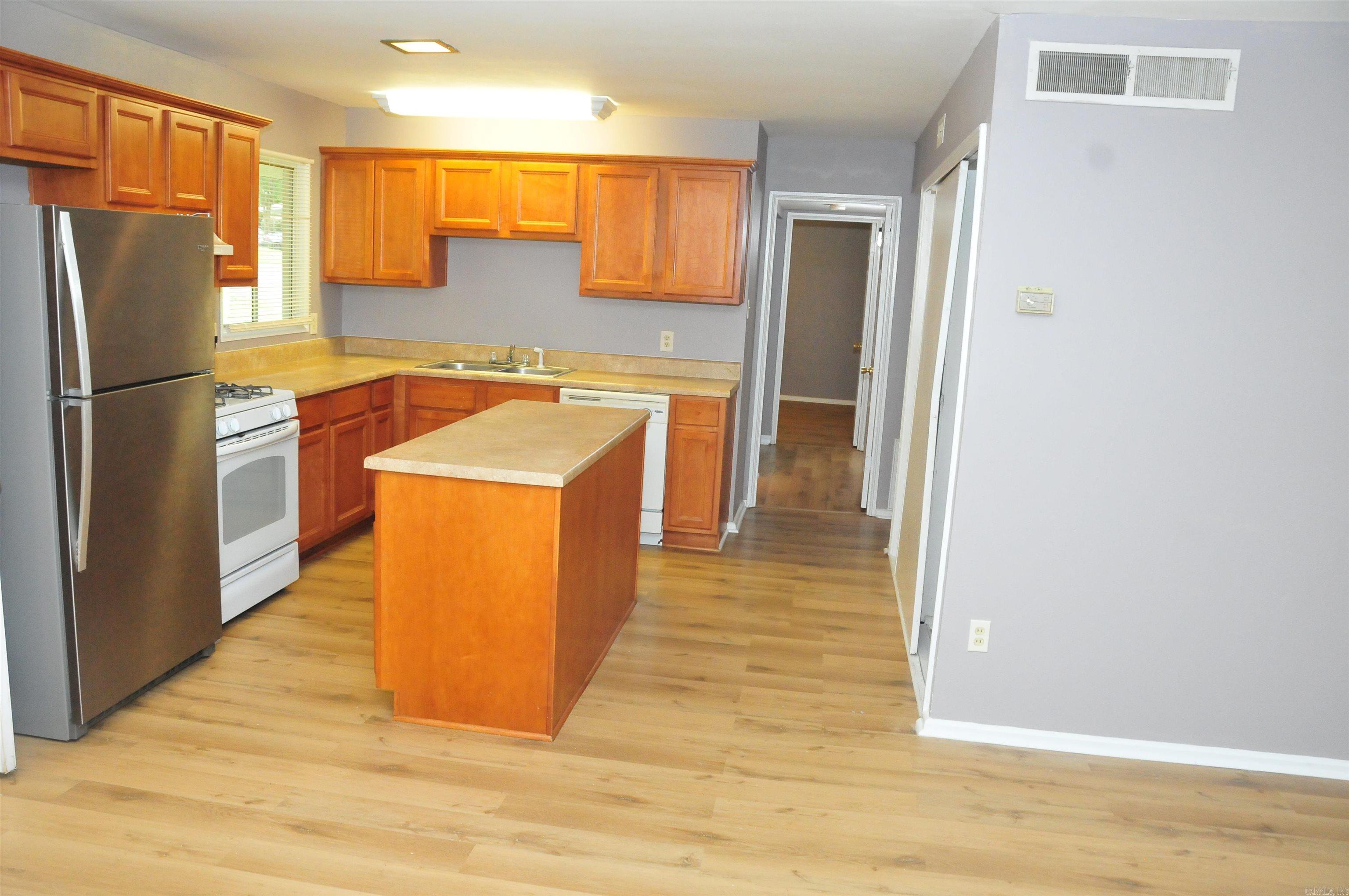 MEADOWCLIFF - Residential