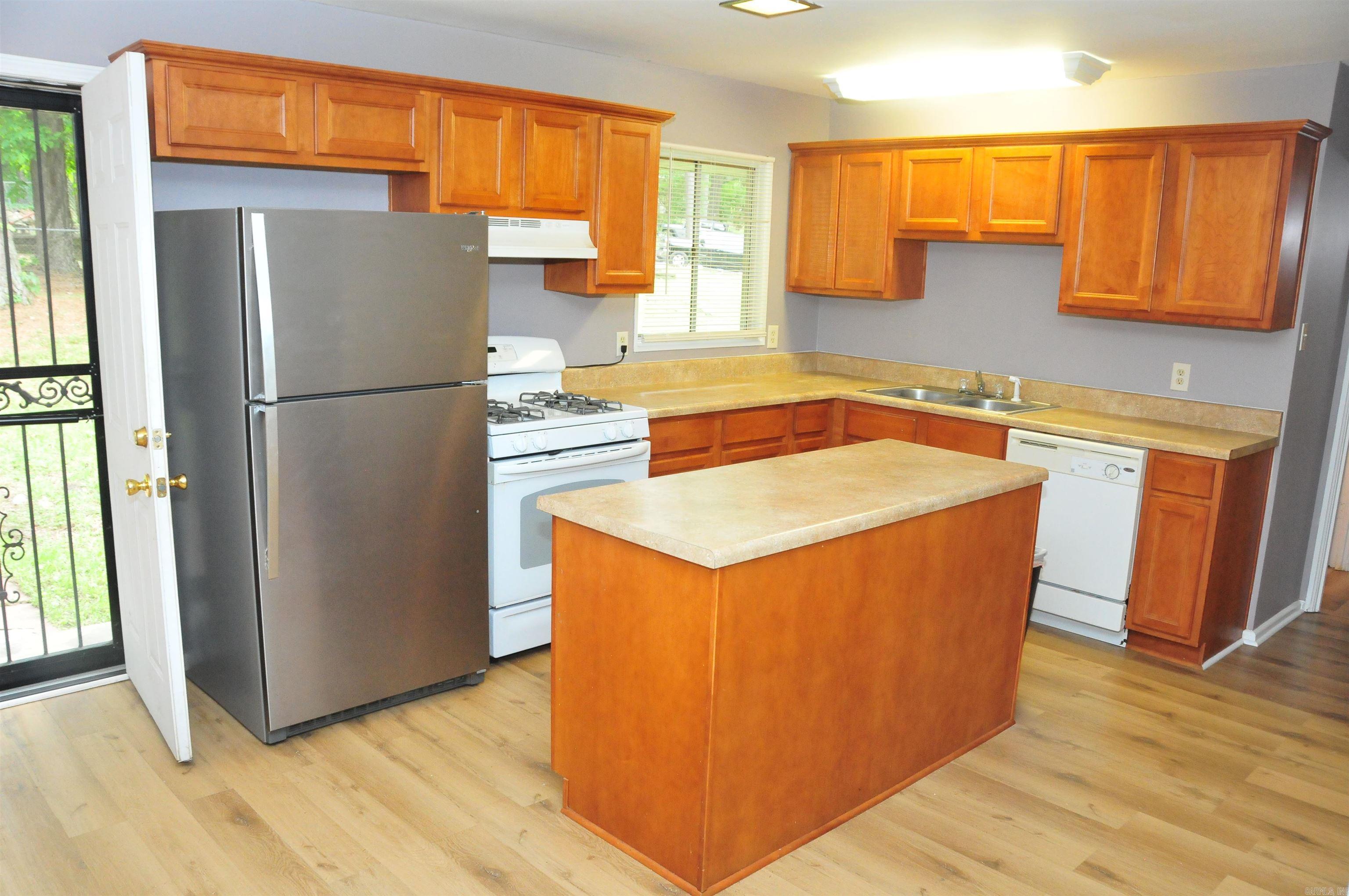 MEADOWCLIFF - Residential