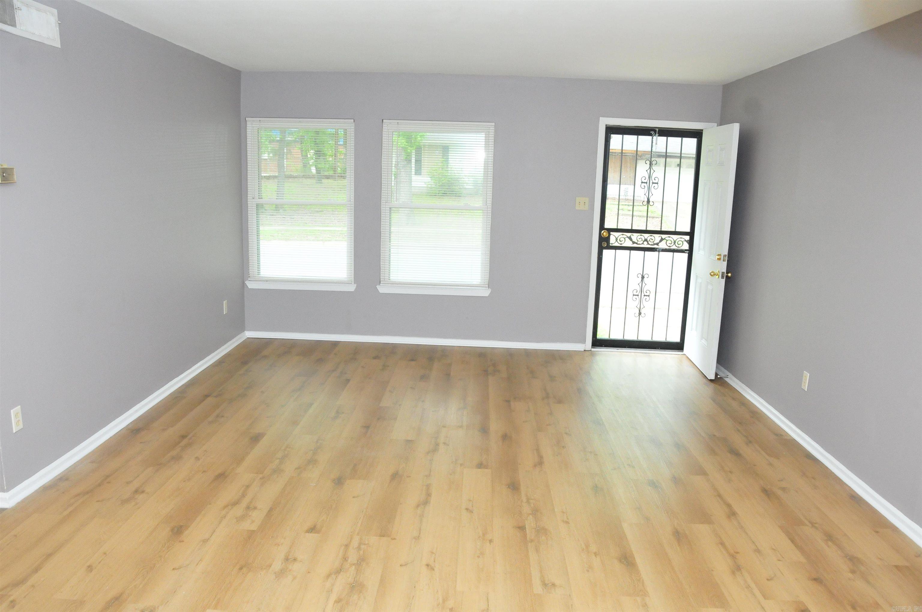 MEADOWCLIFF - Residential
