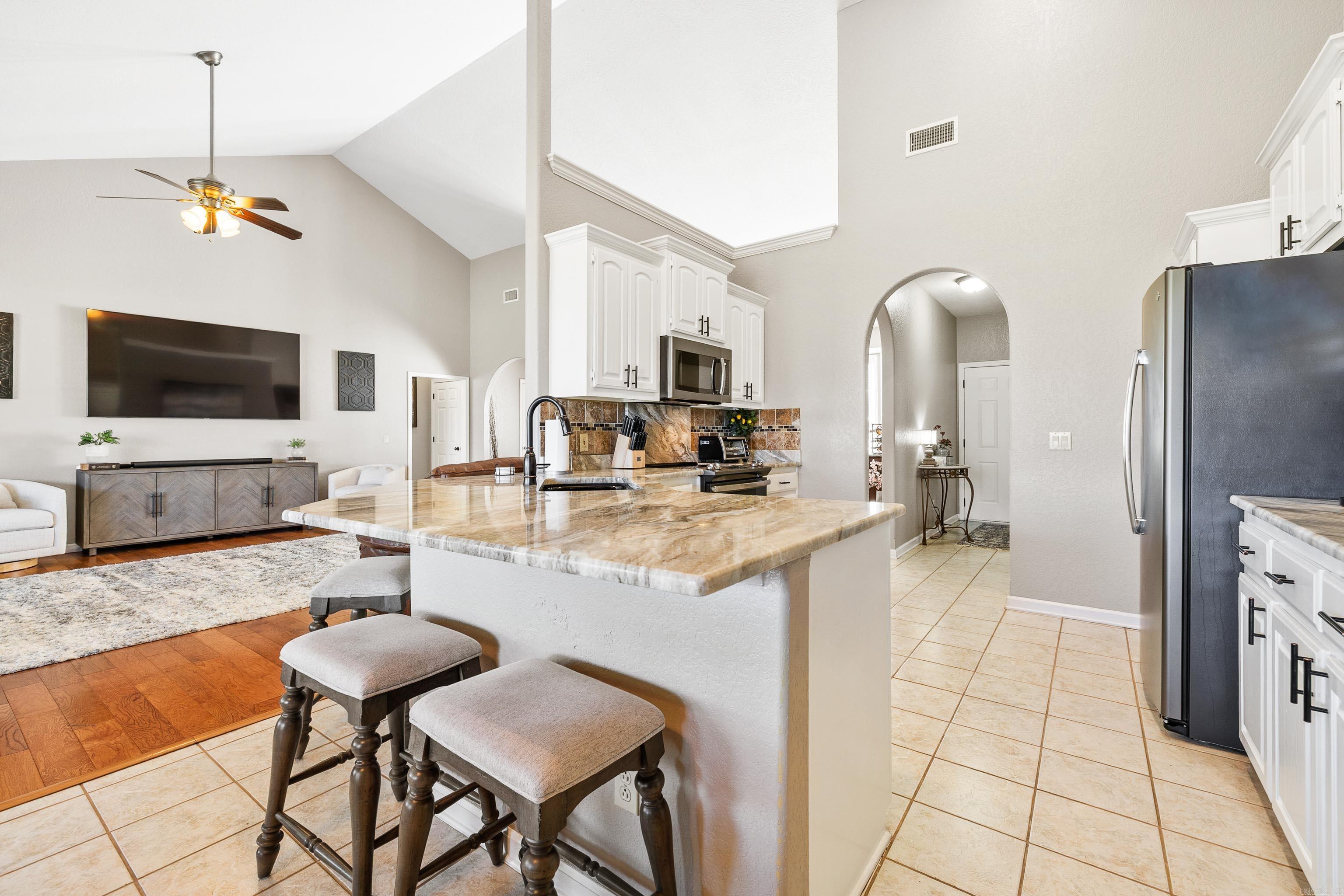 HURRICANE LAKE EST - Residential