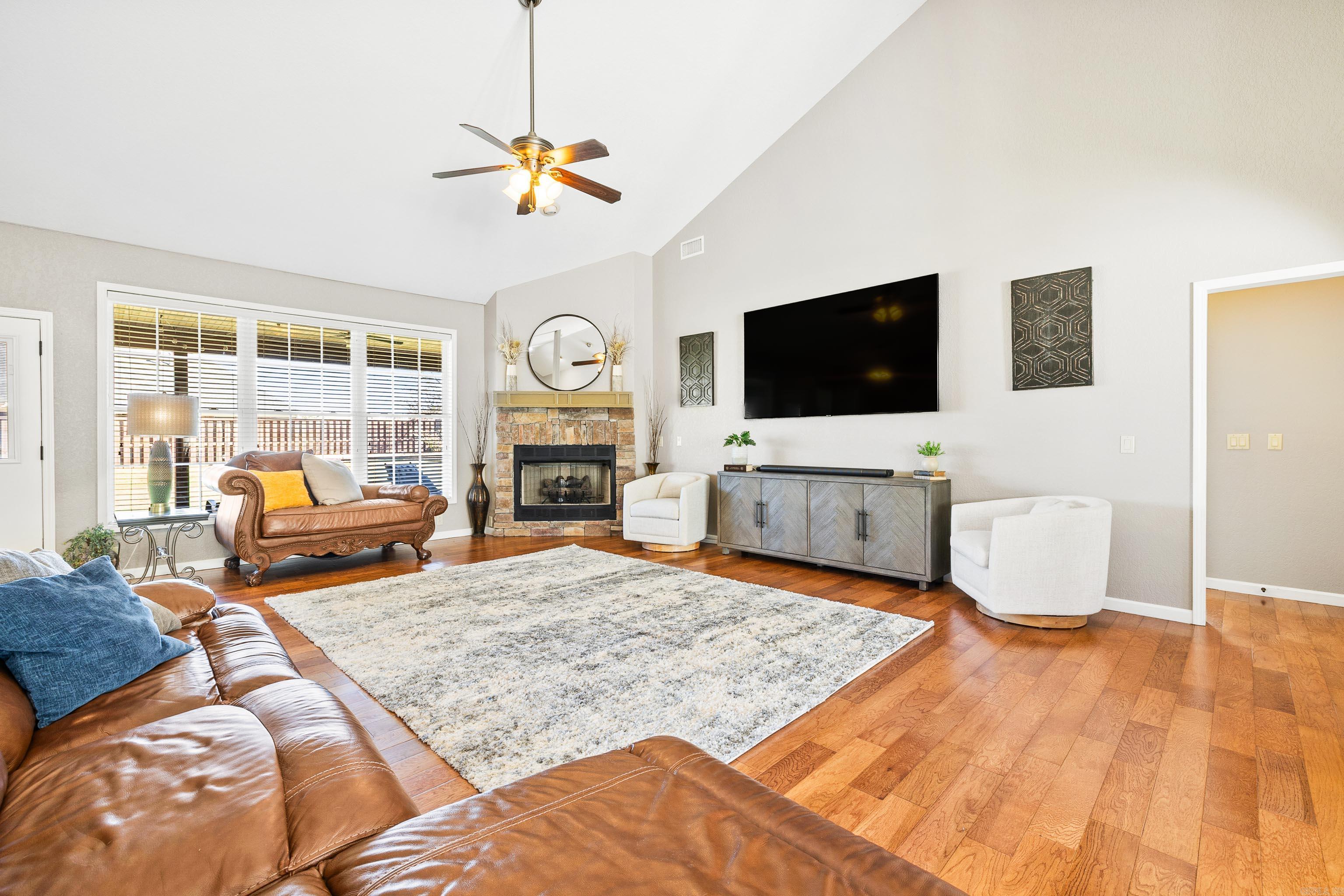 HURRICANE LAKE EST - Residential