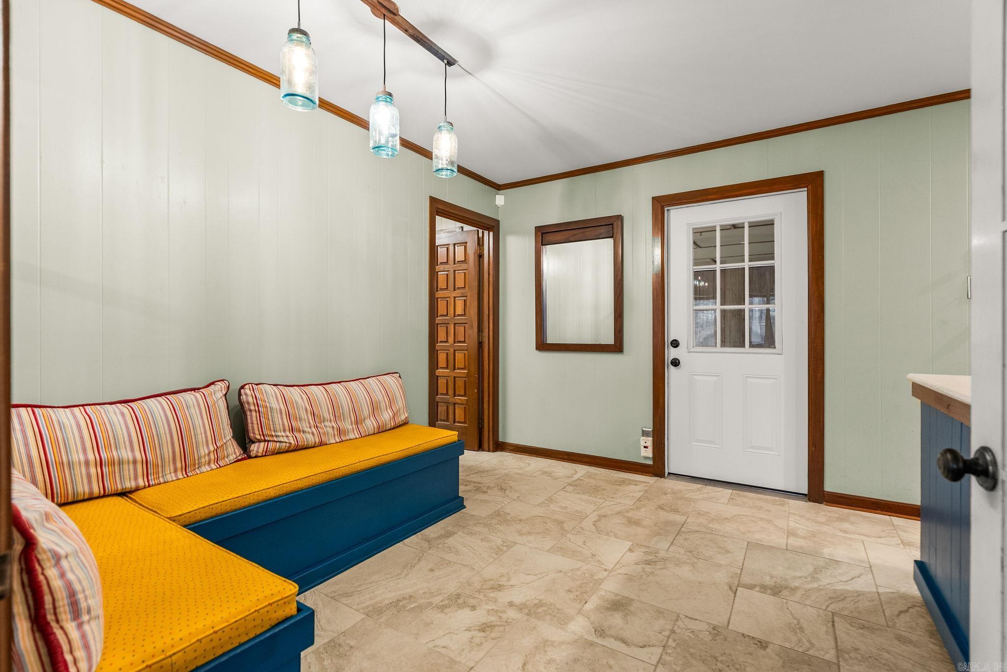 INDIAN HILLS - Residential