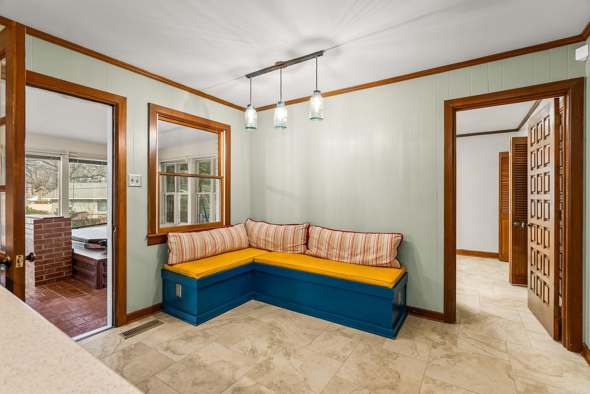 INDIAN HILLS - Residential