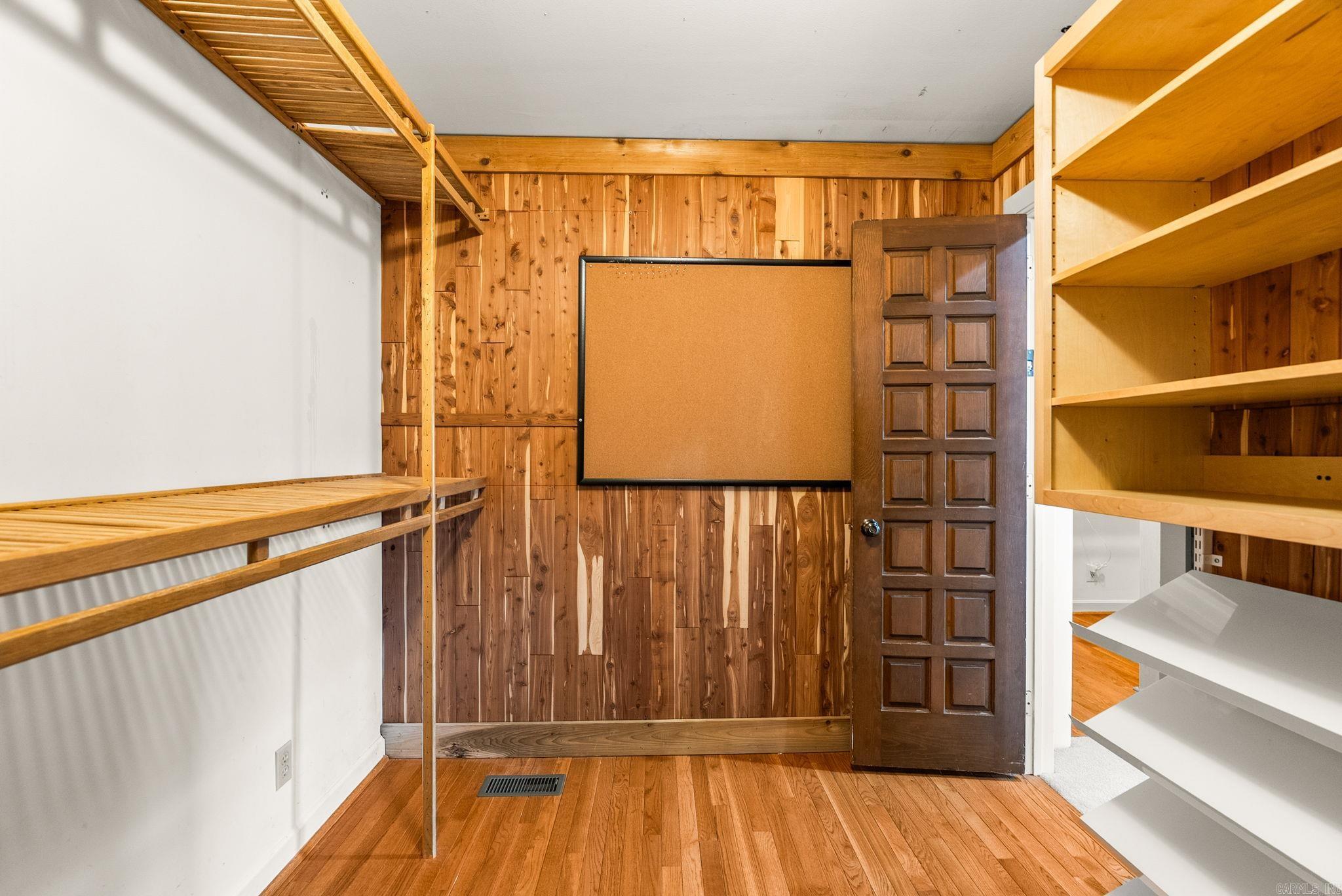 INDIAN HILLS - Residential