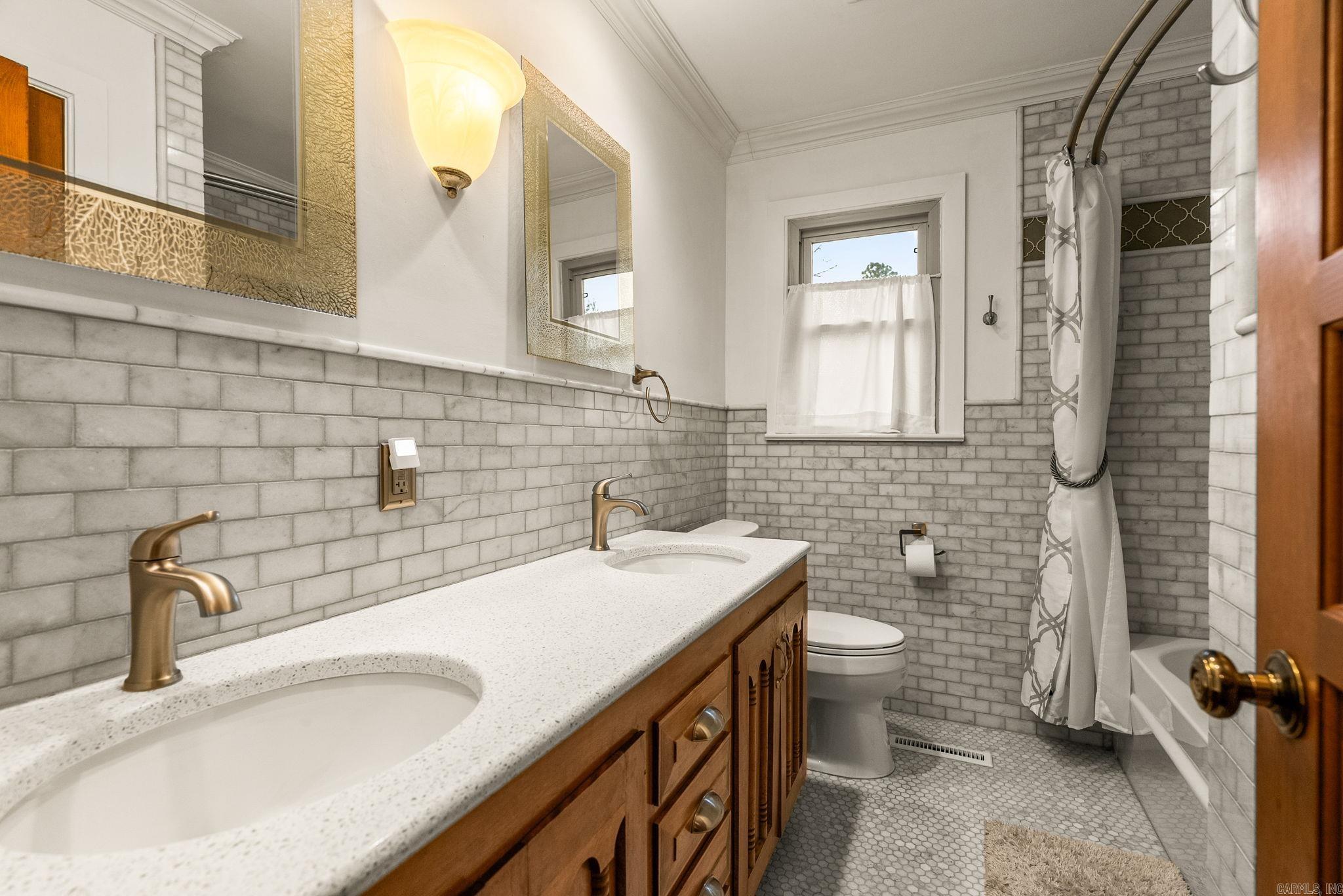 INDIAN HILLS - Residential