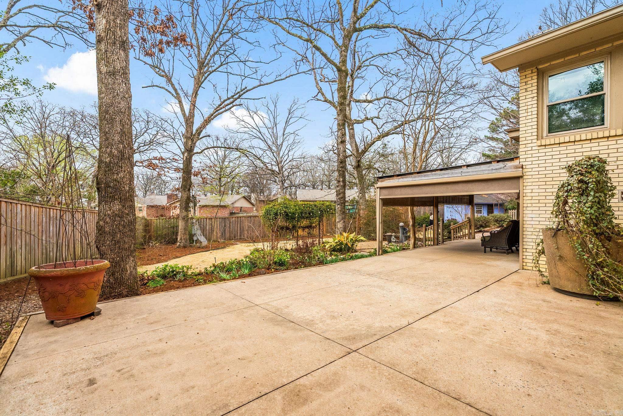 INDIAN HILLS - Residential