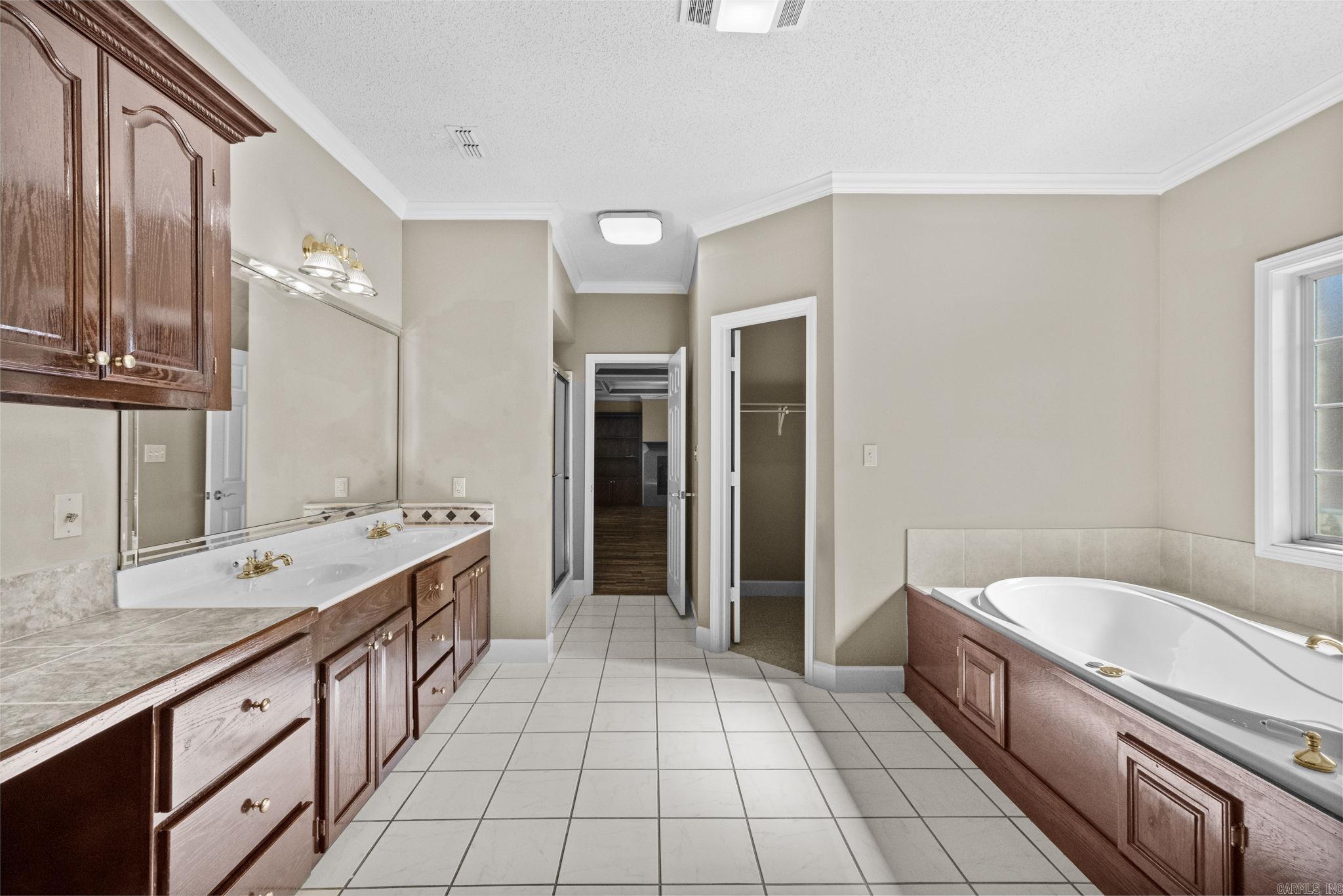 Royal Oaks - Residential