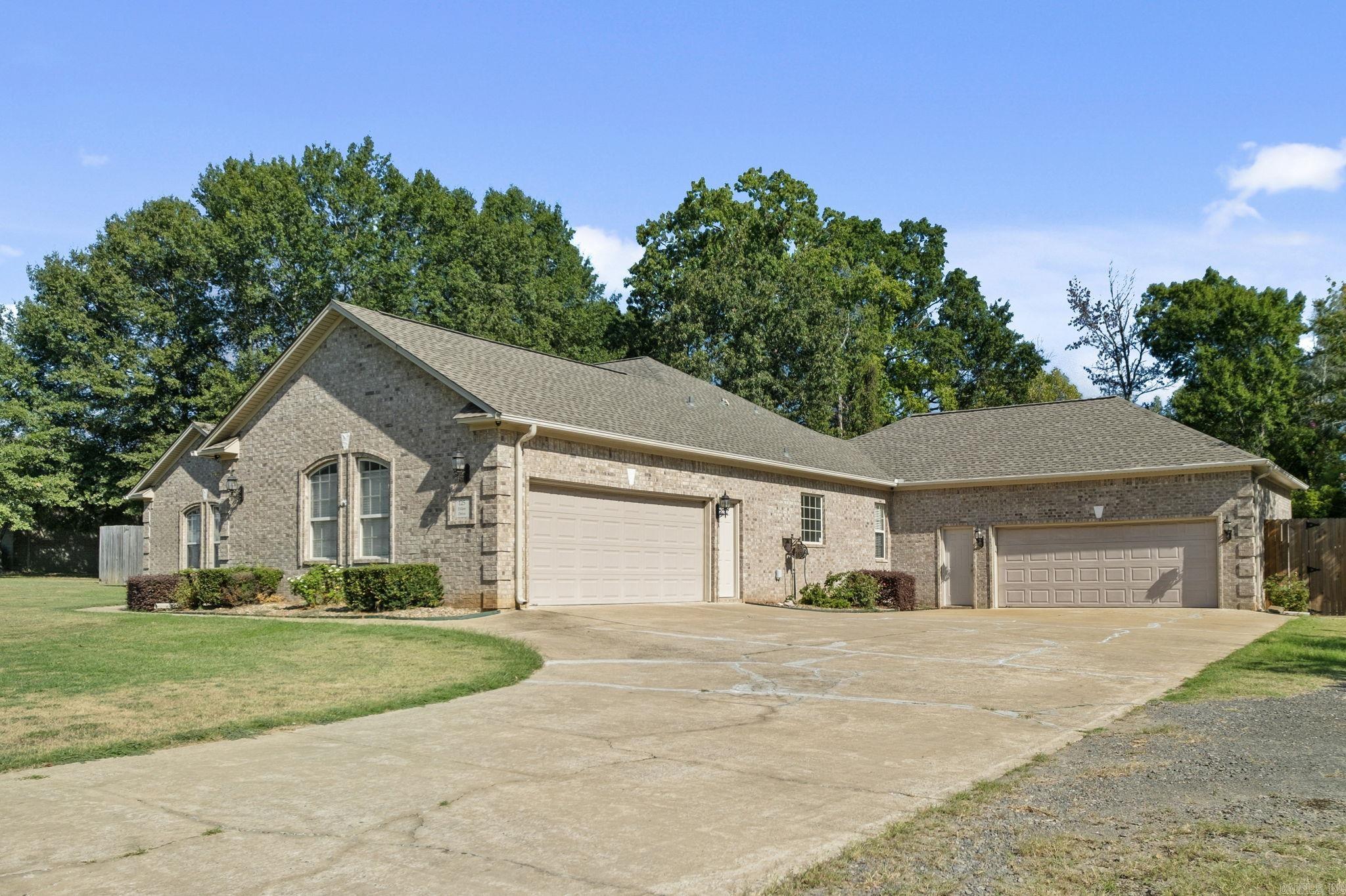 Royal Oaks - Residential