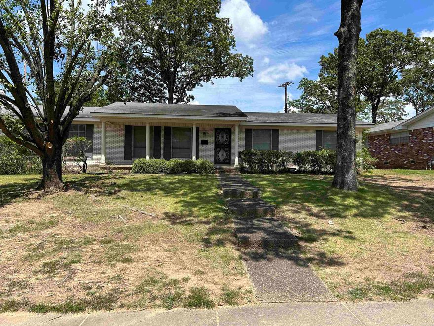 Super nice well maintained house with fresh paint and new hardwood floors Thur out nice size kitchen with bar overlooks den in back with fireplace and sept living room dining area .