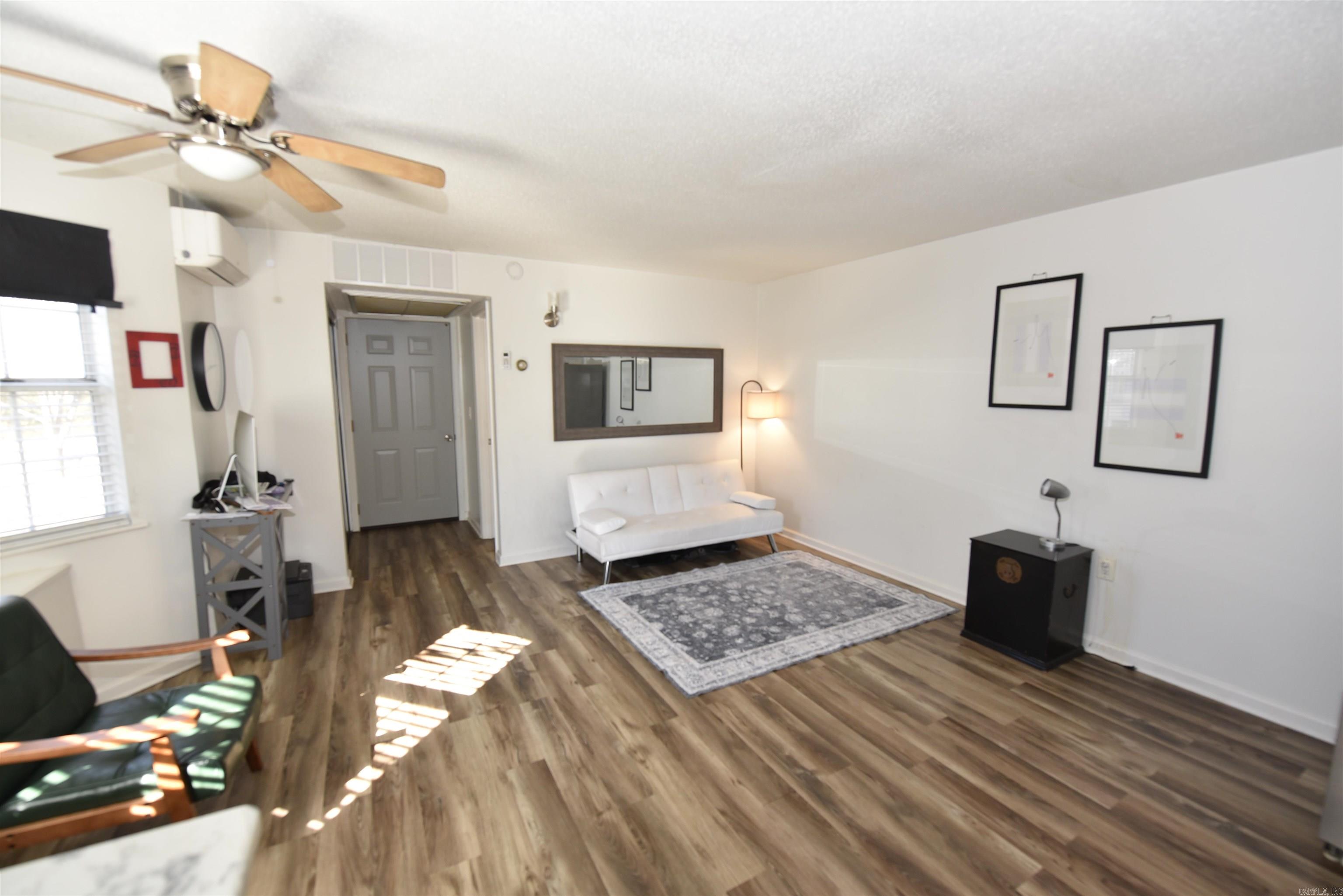 SUMMERHILL PLACE CONDOS - Residential