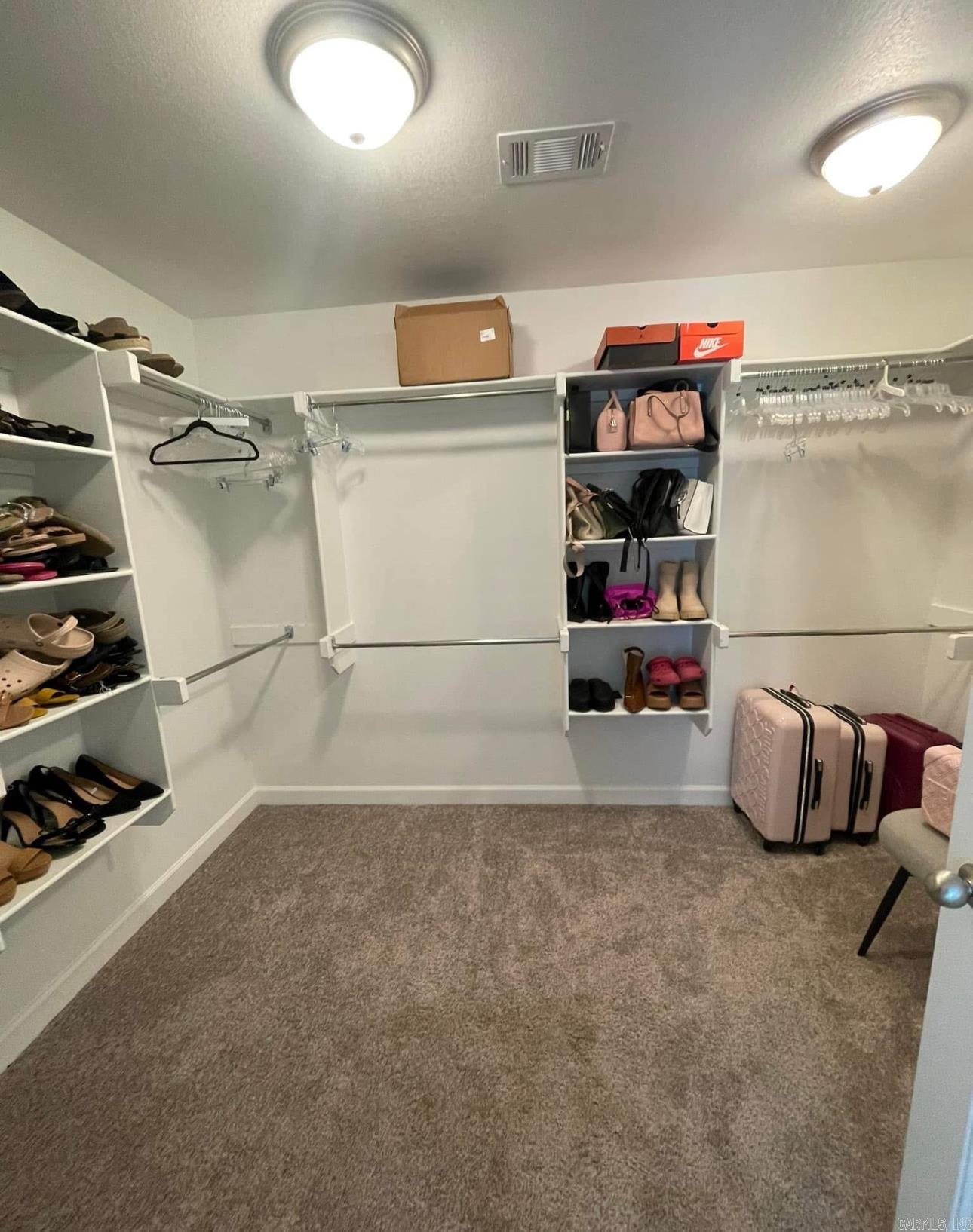 PLANTATION HILLS - Residential