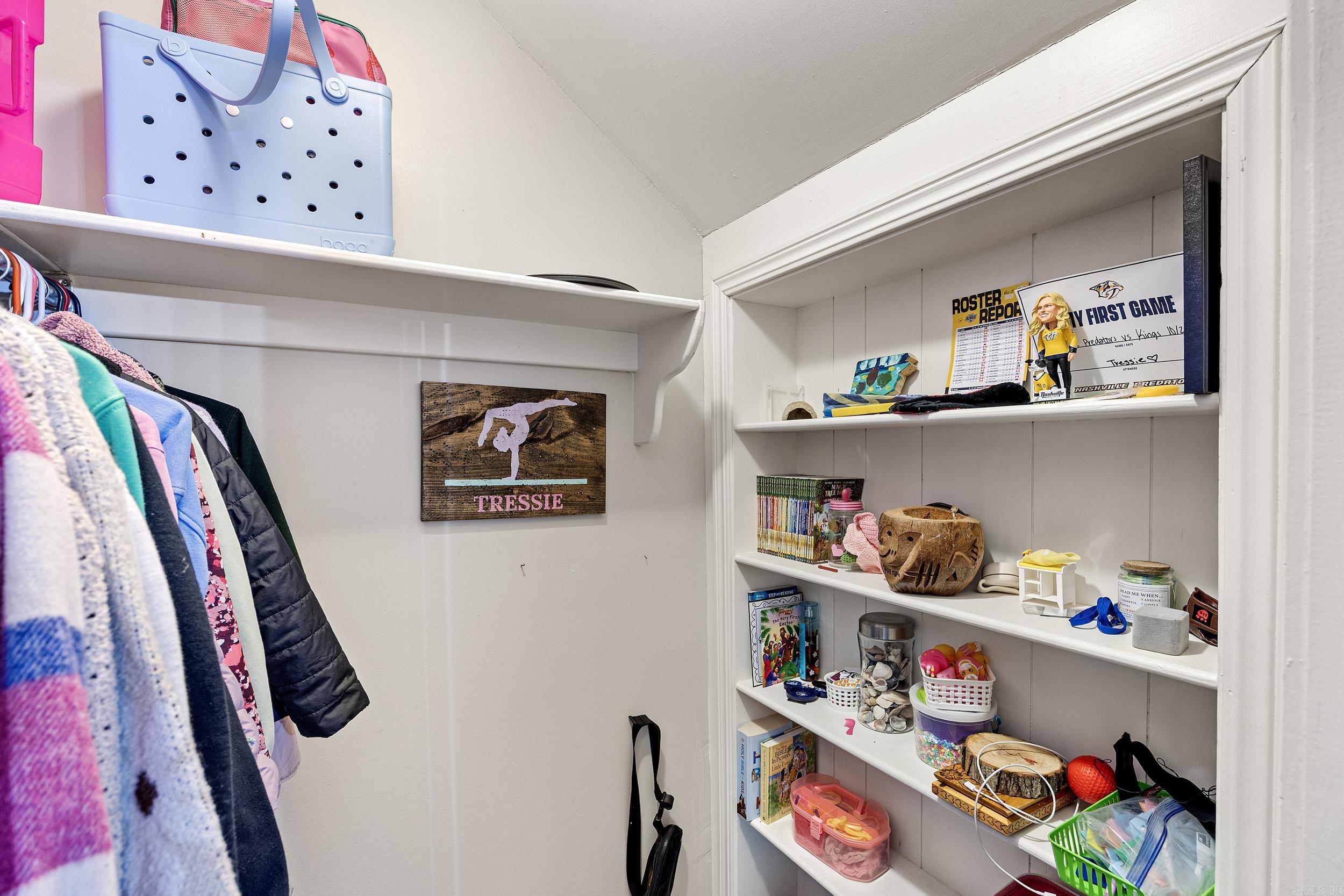 SUMMIT ESTATES - Residential