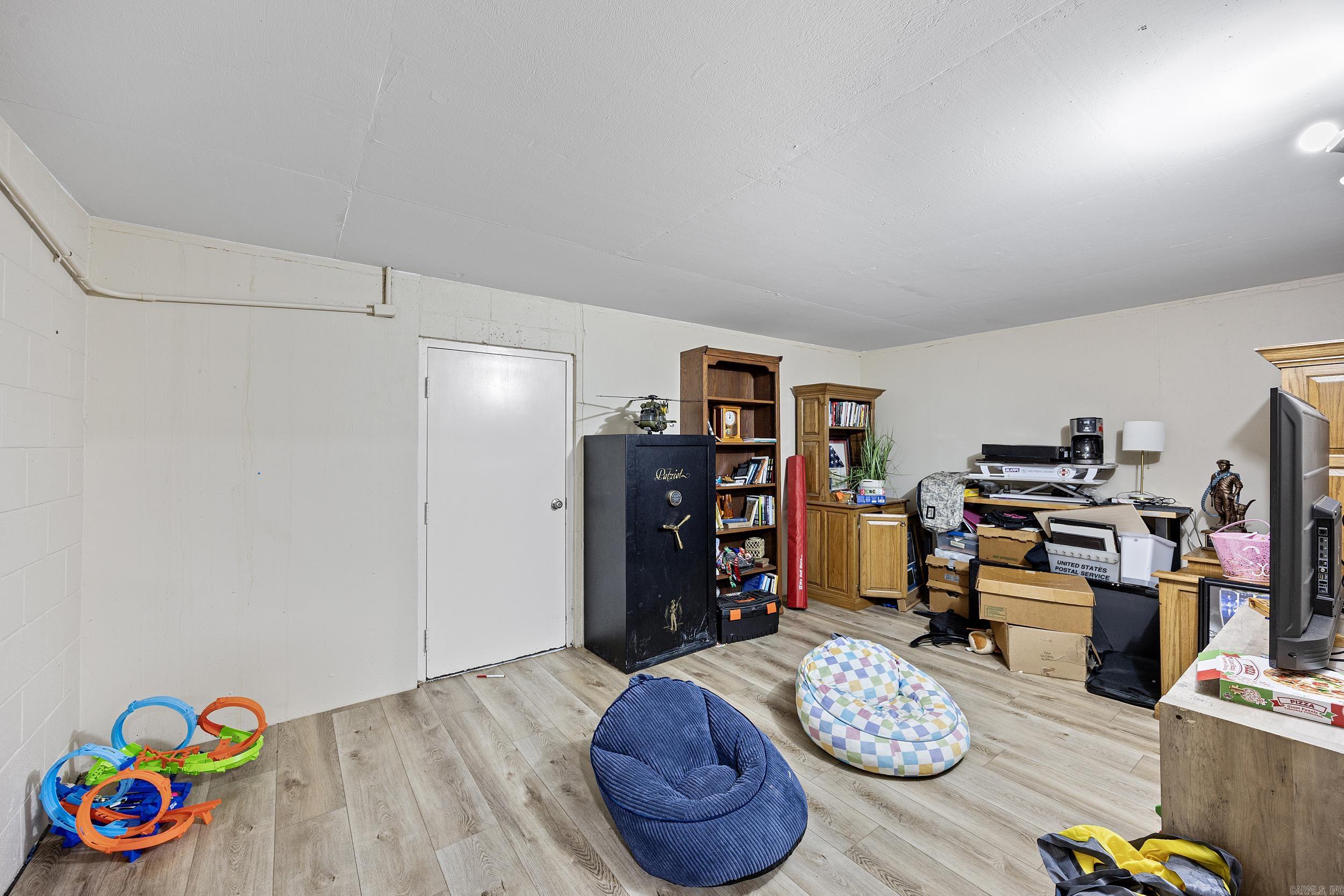 SUMMIT ESTATES - Residential