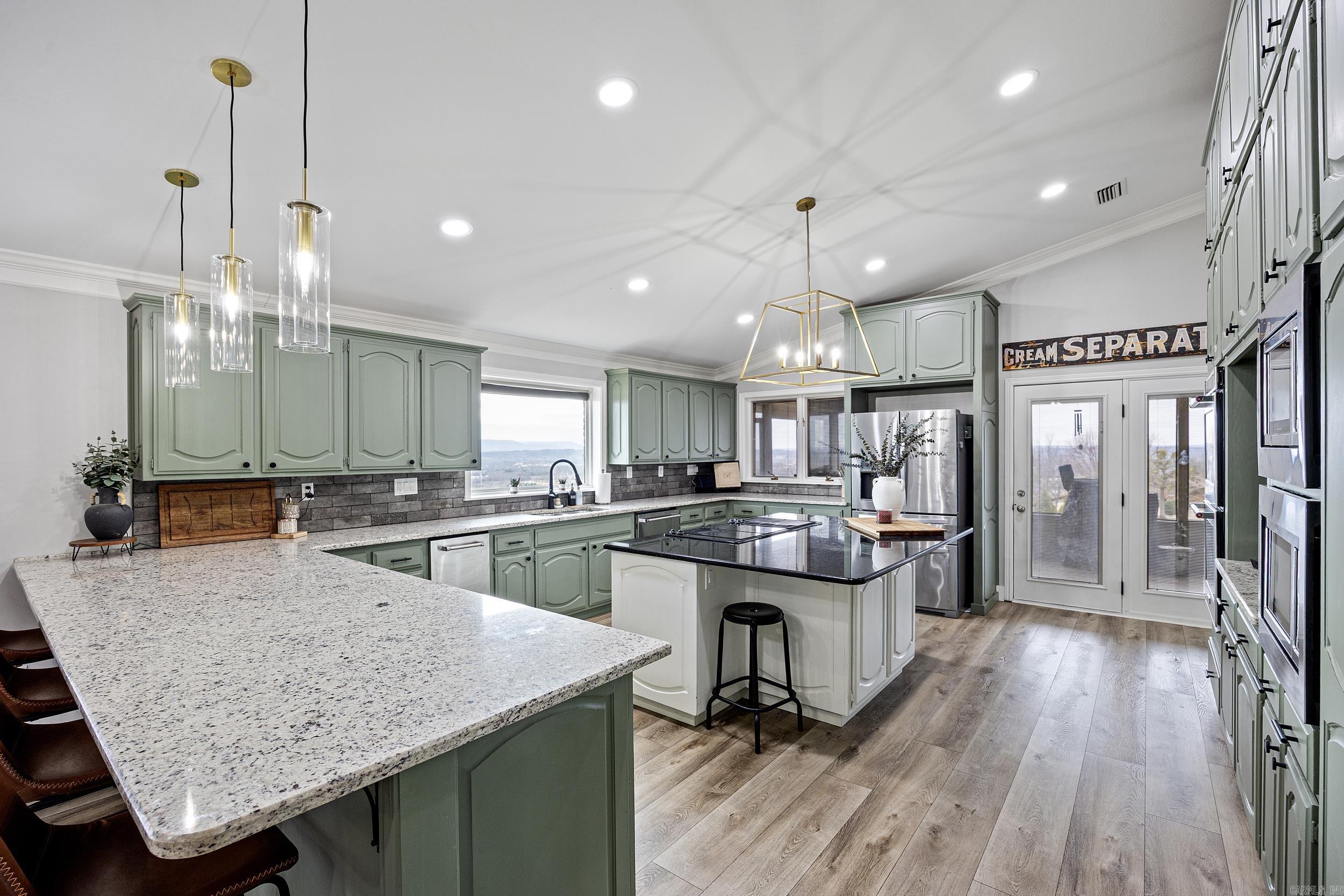 SUMMIT ESTATES - Residential