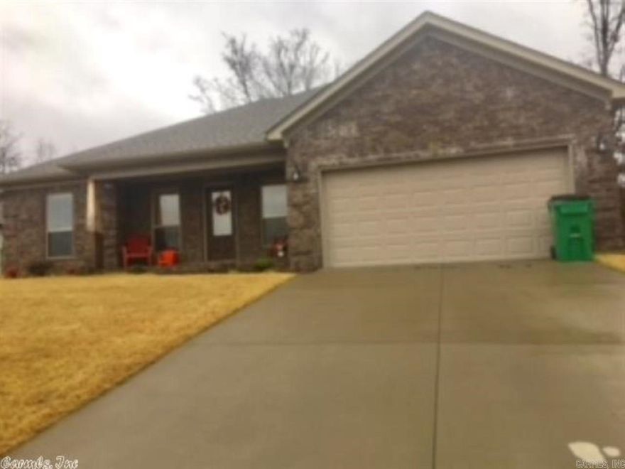 Adorable three bed two bath with an open floor plan. Center island/bar in kitchen, fenced in back yard, backs up to the trees. Tons of space! Call listing agent for more details.