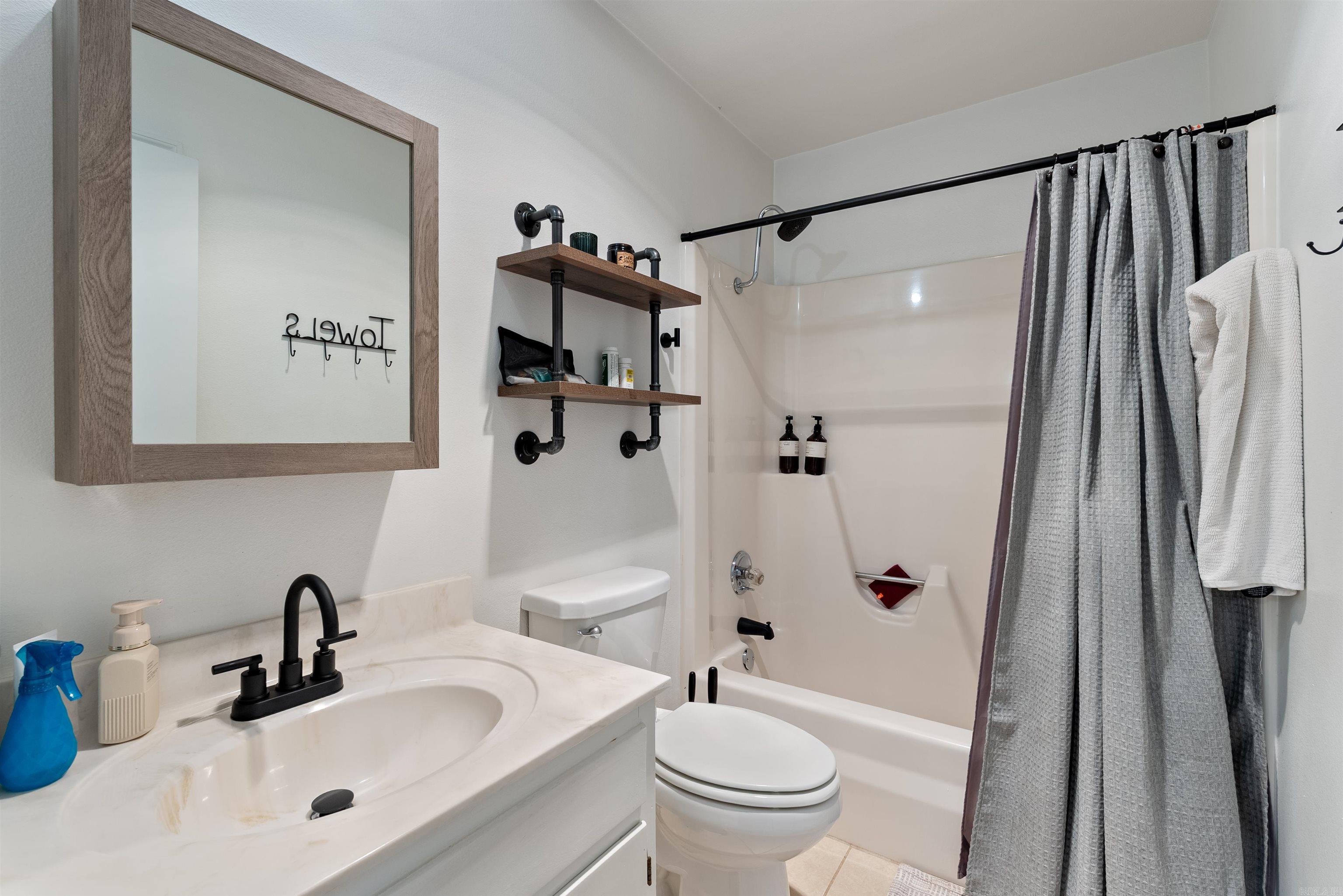 TUCKER CREEK - Residential
