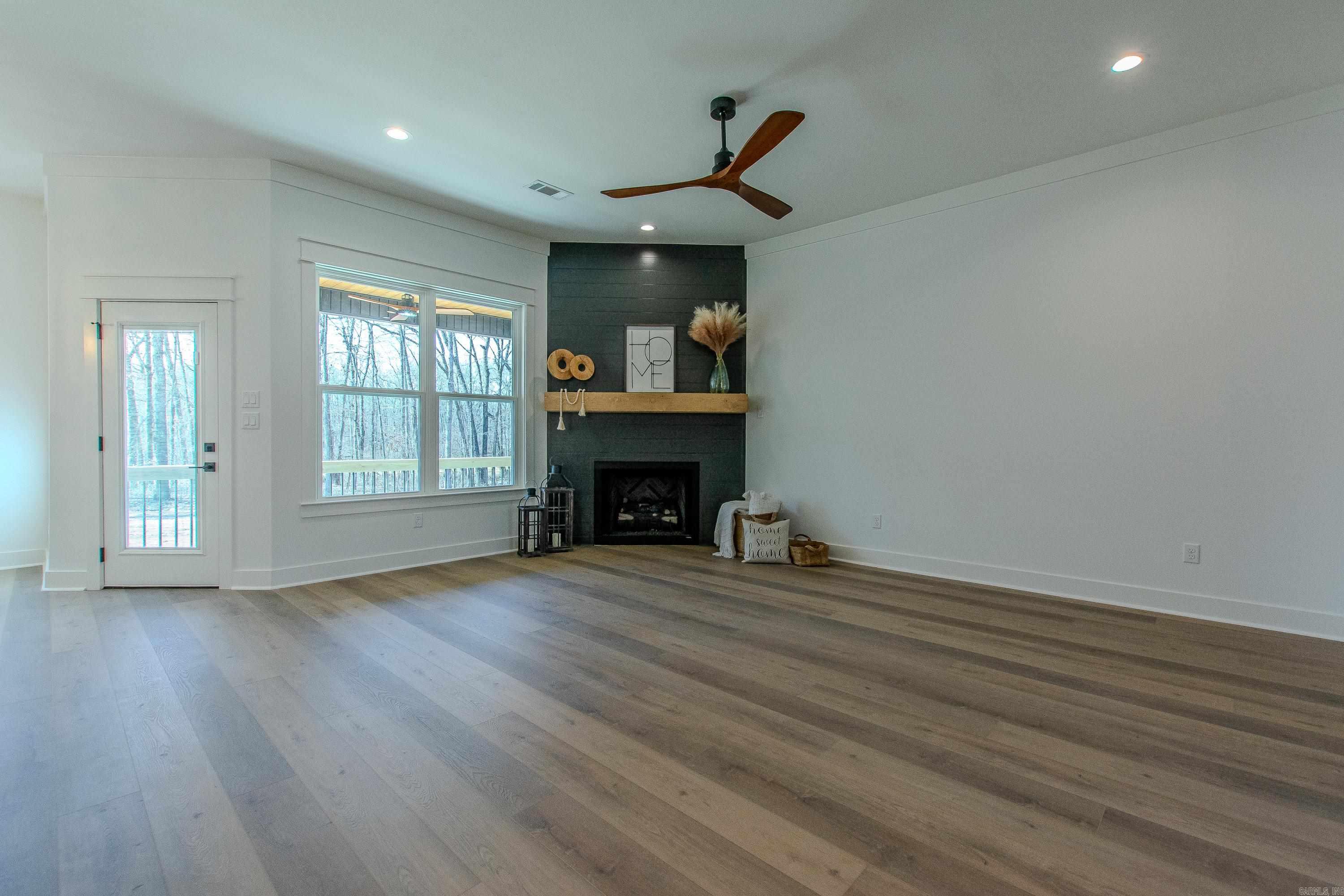 MILLERS GLENN - Residential