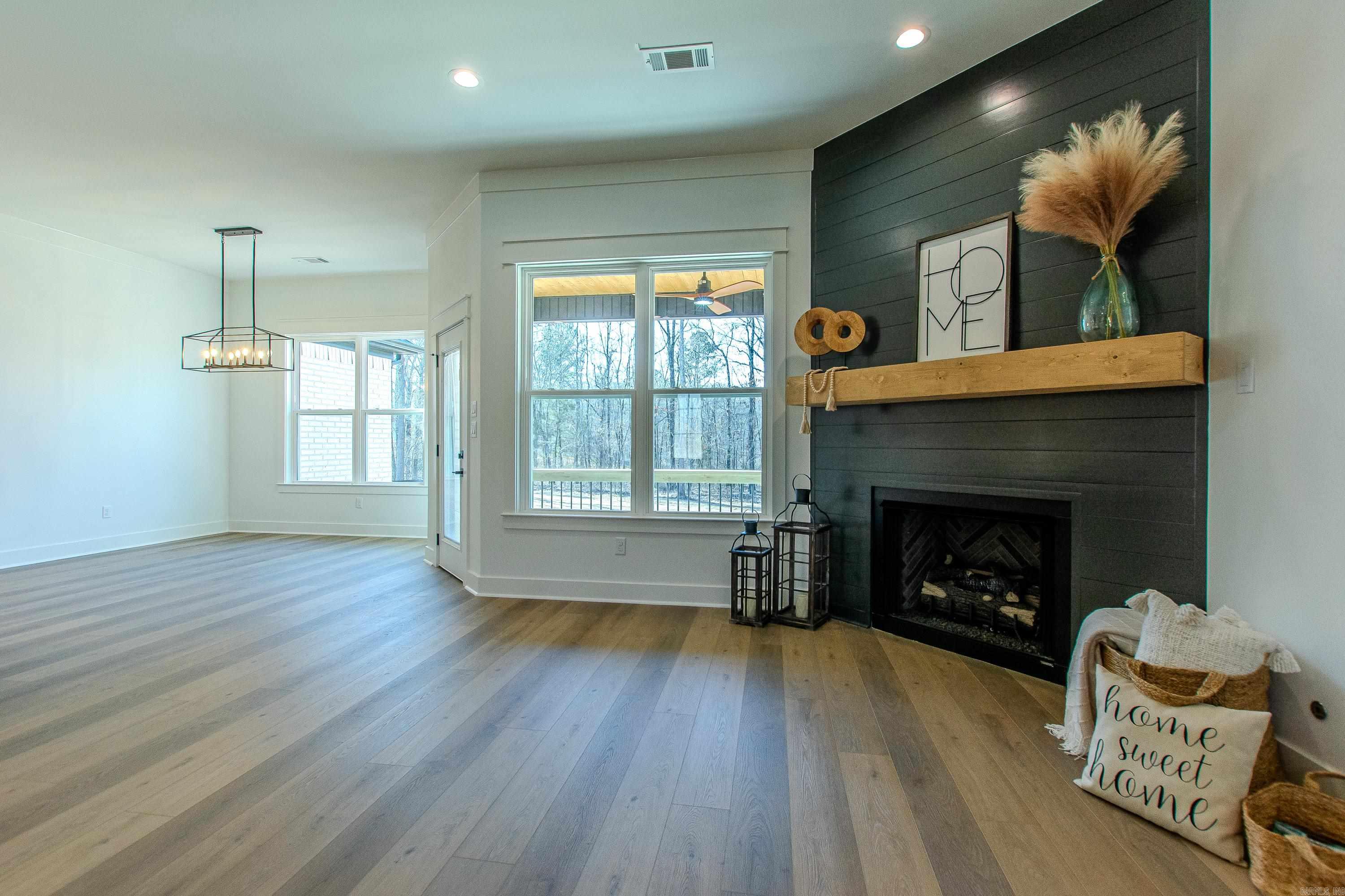 MILLERS GLENN - Residential