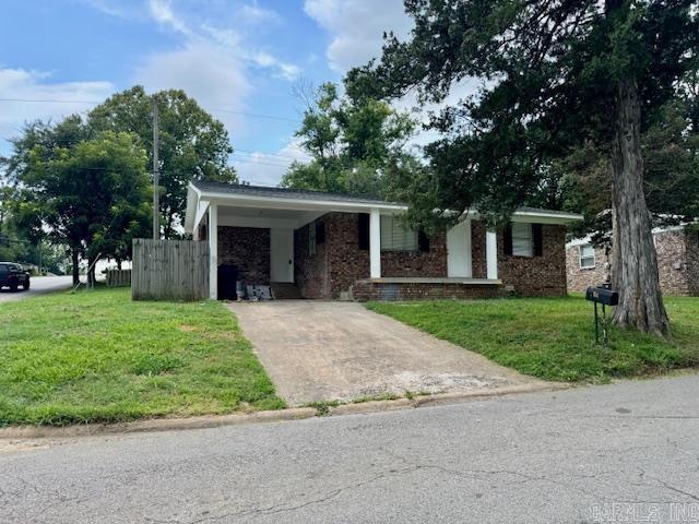 RARE FIND UNDER 100K!! This 2 bedroom 1 bath brick home is move in ready with new luxury vinyl plank flooring, fresh paint, and updated bathroom and kitchen. Located in the middle of Pocahontas, you'll have quick and easy access to anything and everything you need. Outside you will find a freshly redone concrete front porch and a nice fenced in yard.
