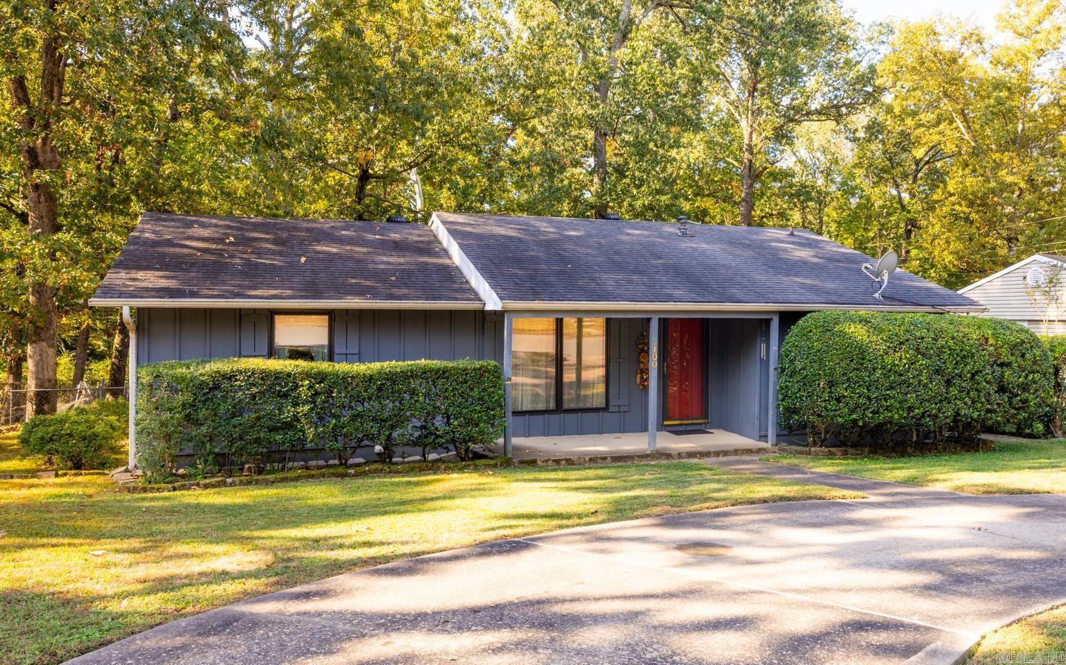 WATSON MANOR - Residential