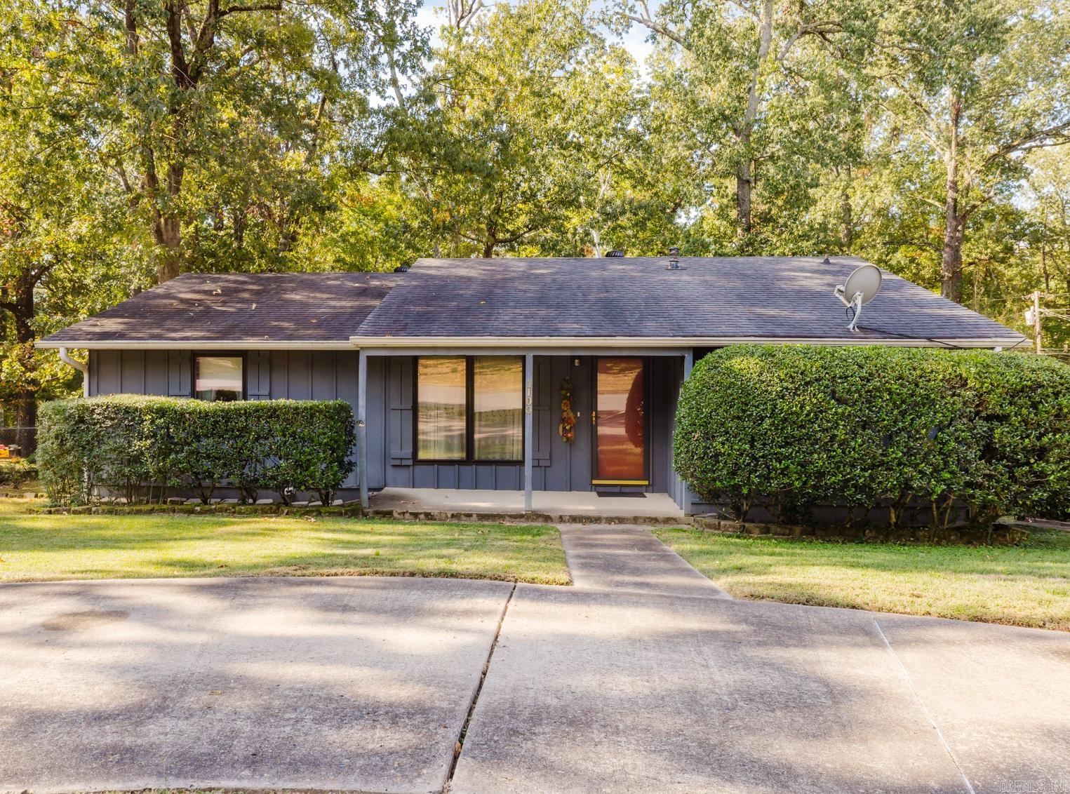 WATSON MANOR - Residential
