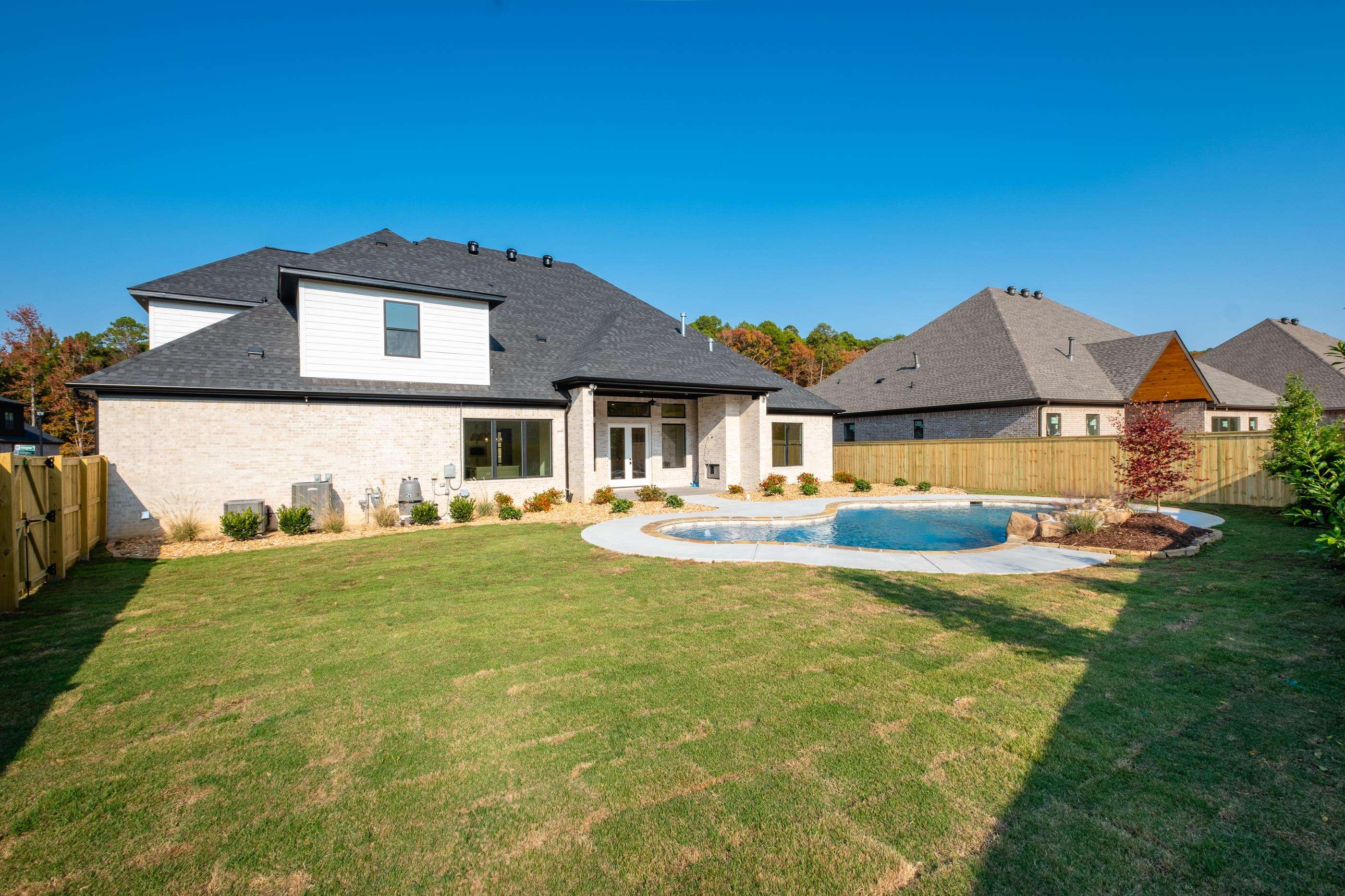 CHENAL VALLEY ABINGTON COURT - Residential