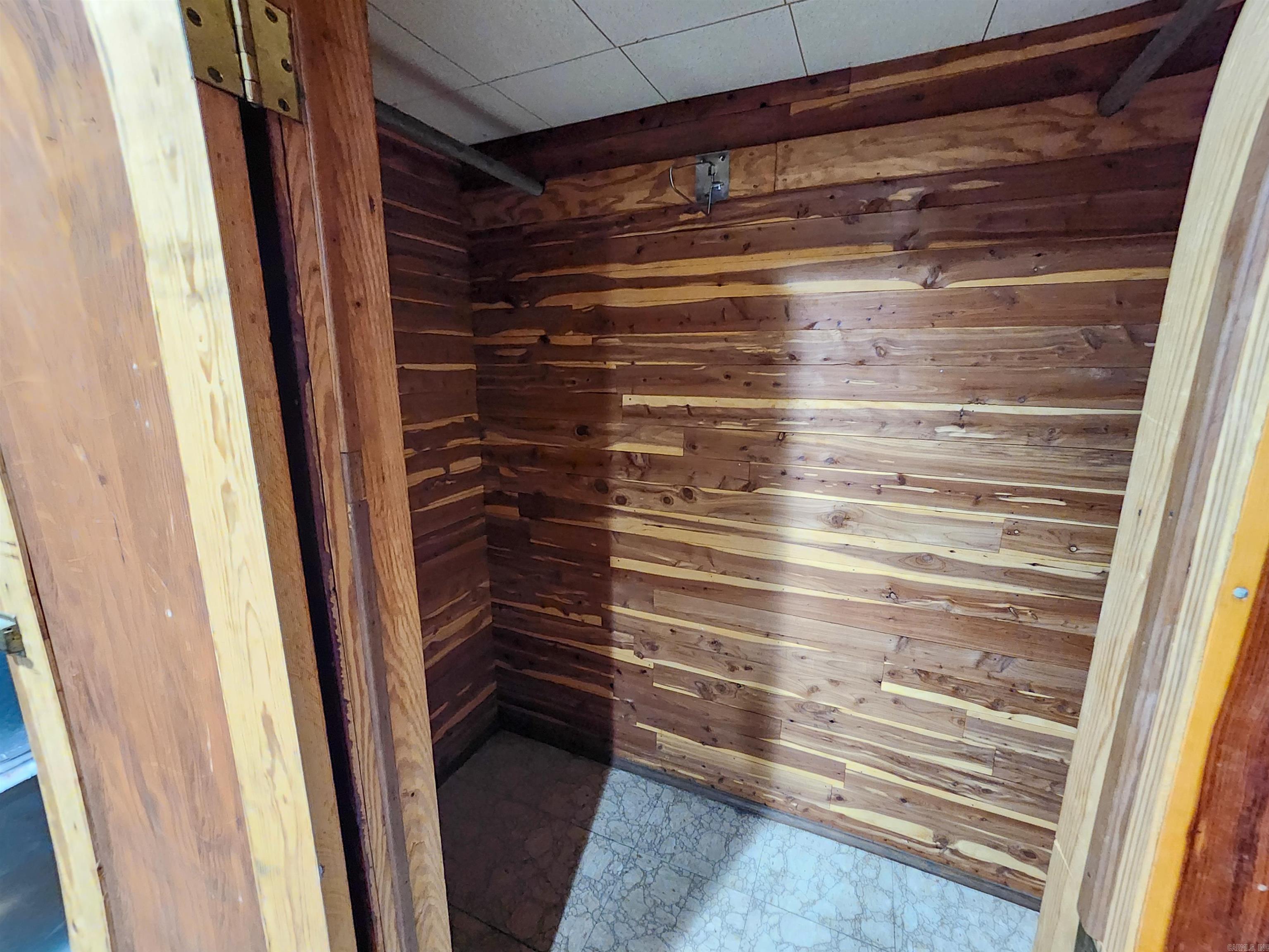 MOUNTAIN OAKS - Residential