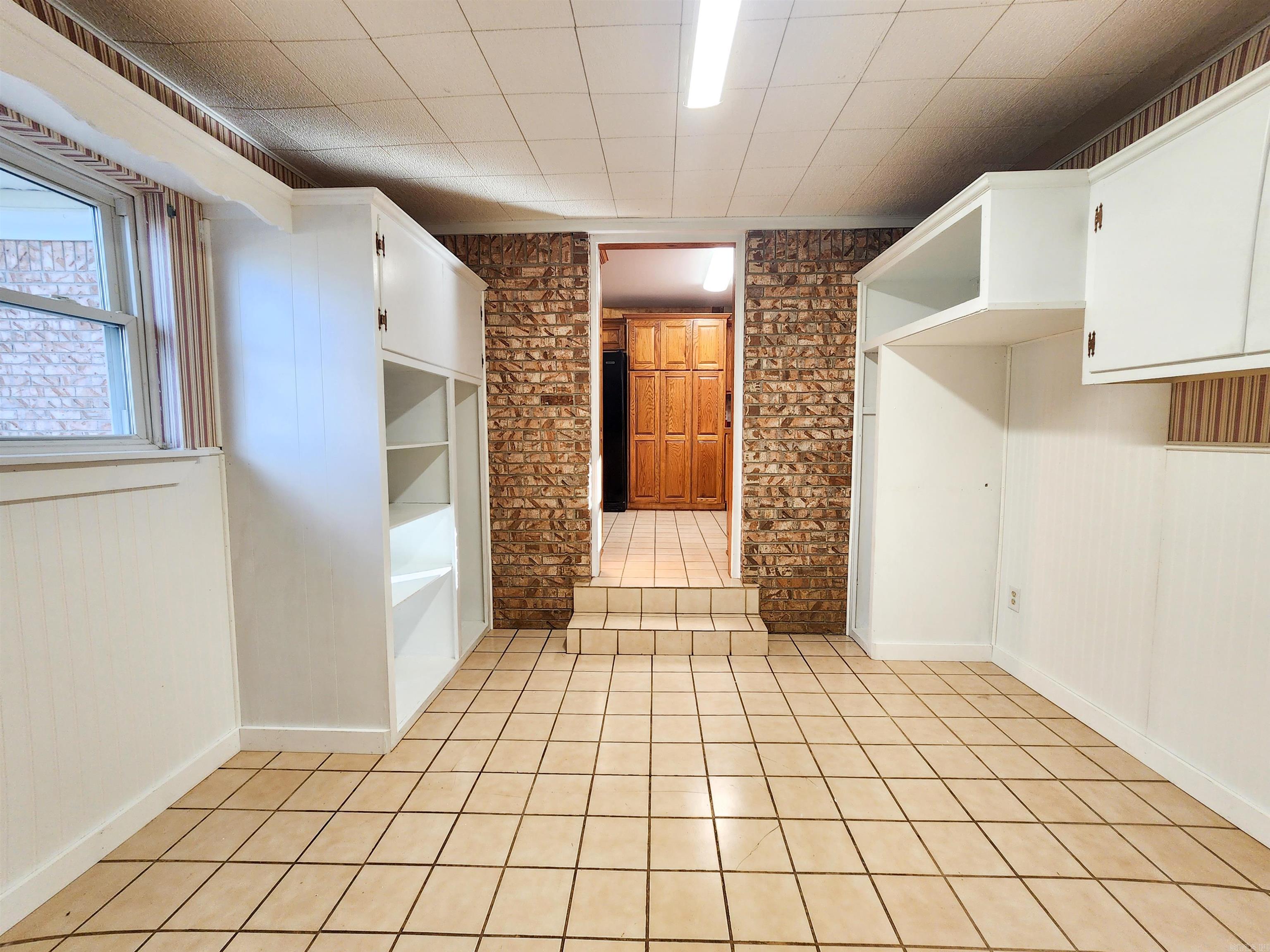 MOUNTAIN OAKS - Residential