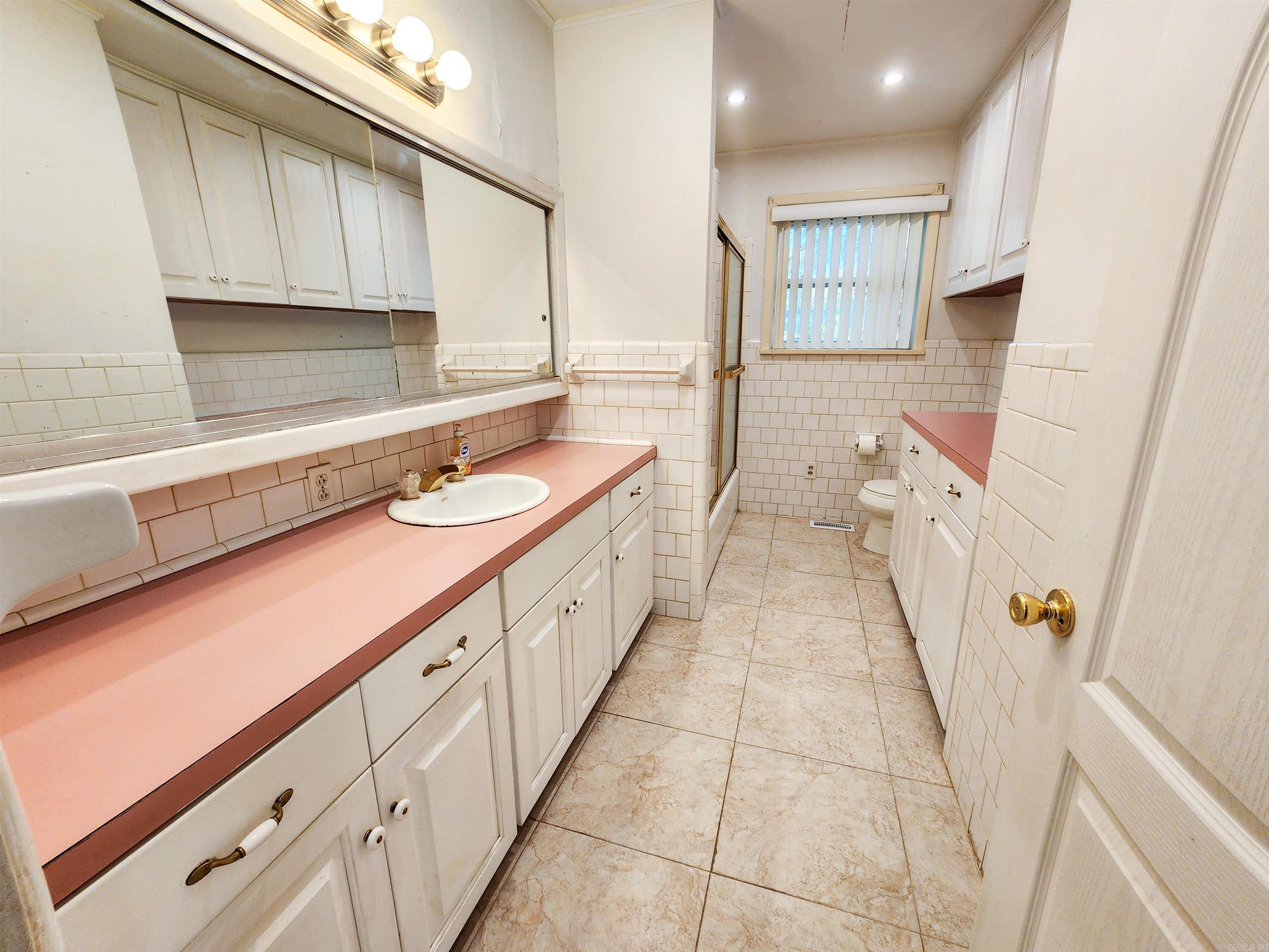 MOUNTAIN OAKS - Residential